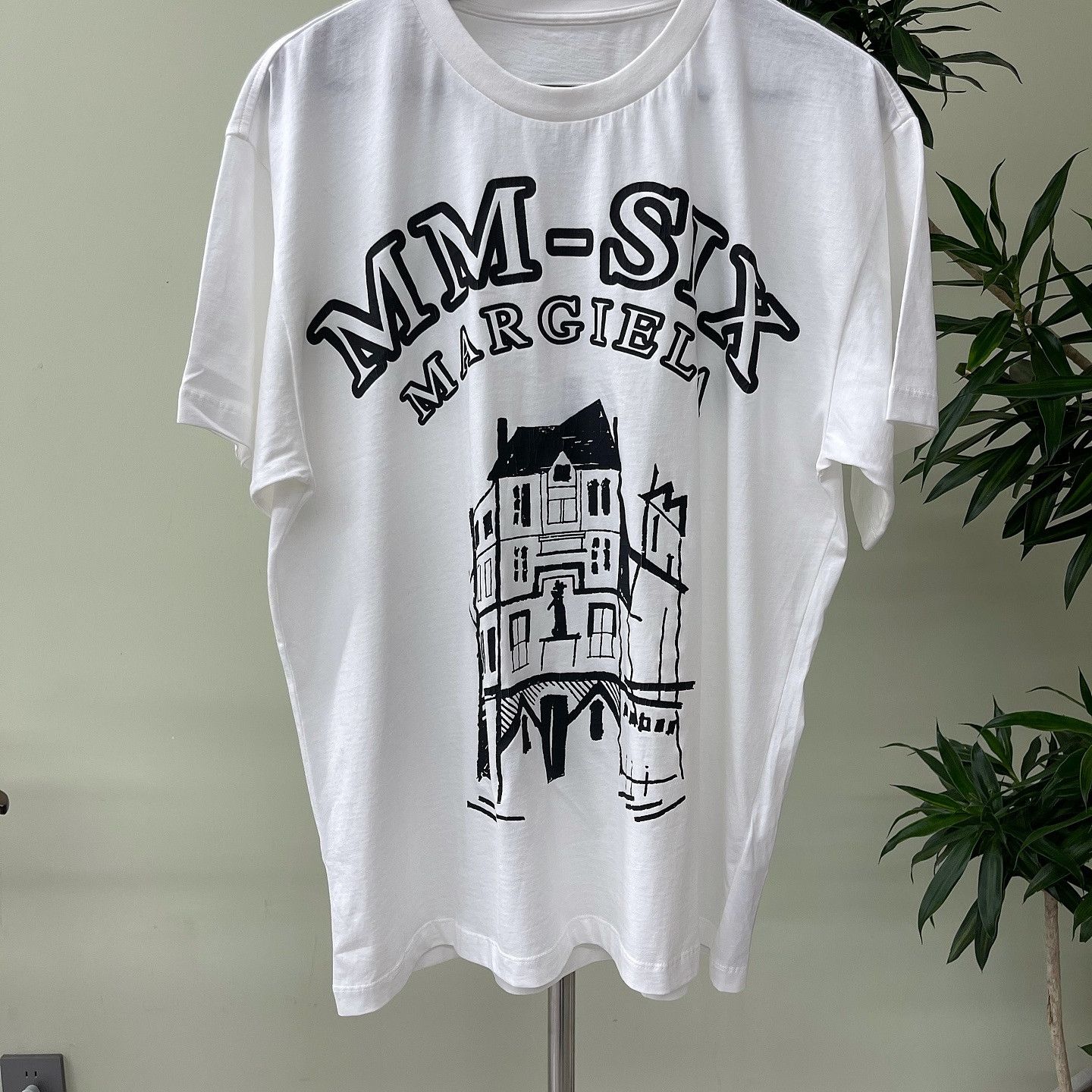 MM6 MM6 Maison Margiela House Graphic T-Shirt Size XS Size US XS / EU 42 / 0 - 1 Thumbnail