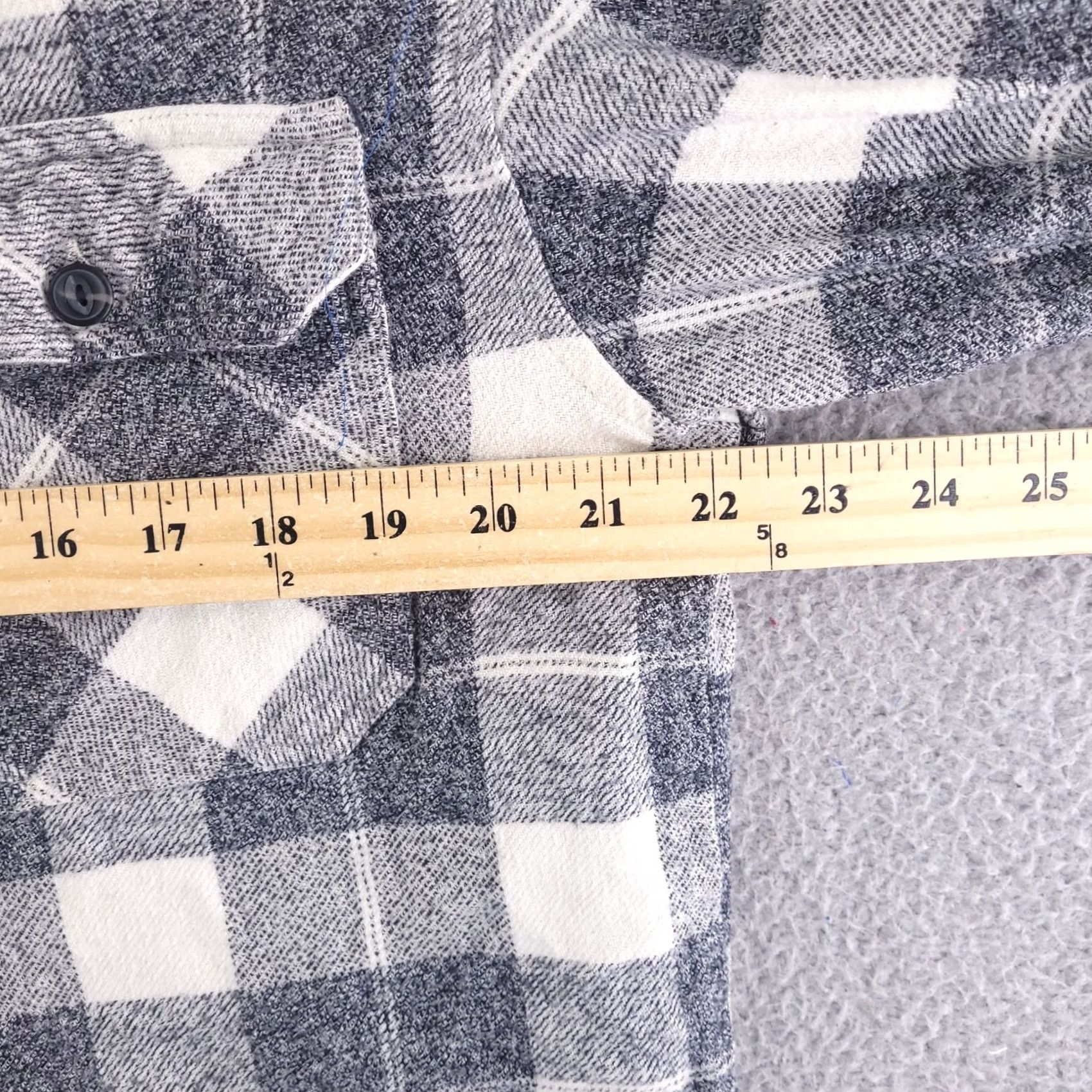 Forever 21 Forever 21 Shirt Button-Up Overshirt Long Sleeve Plaid Gray Collared Flannel Mens Small White/Gray Cott0n Size US S / EU 44-46 / 1 - 5 Thumbnail