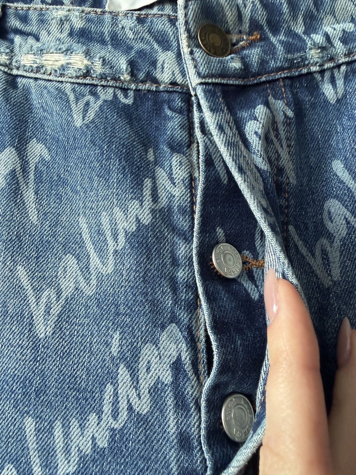 Balenciaga Balenciaga All-Over Signature Scribble-Print Baggy Jeans Size US 28 / EU 44 - 4 Thumbnail