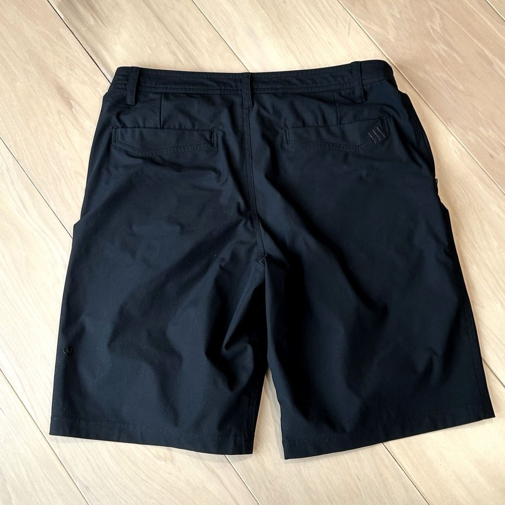 Lululemon Lululemon Kahuna Chino Black Shorts 10.5” Inseam Mens 32 - Preowned Size US 32 / EU 48 - 3 Thumbnail