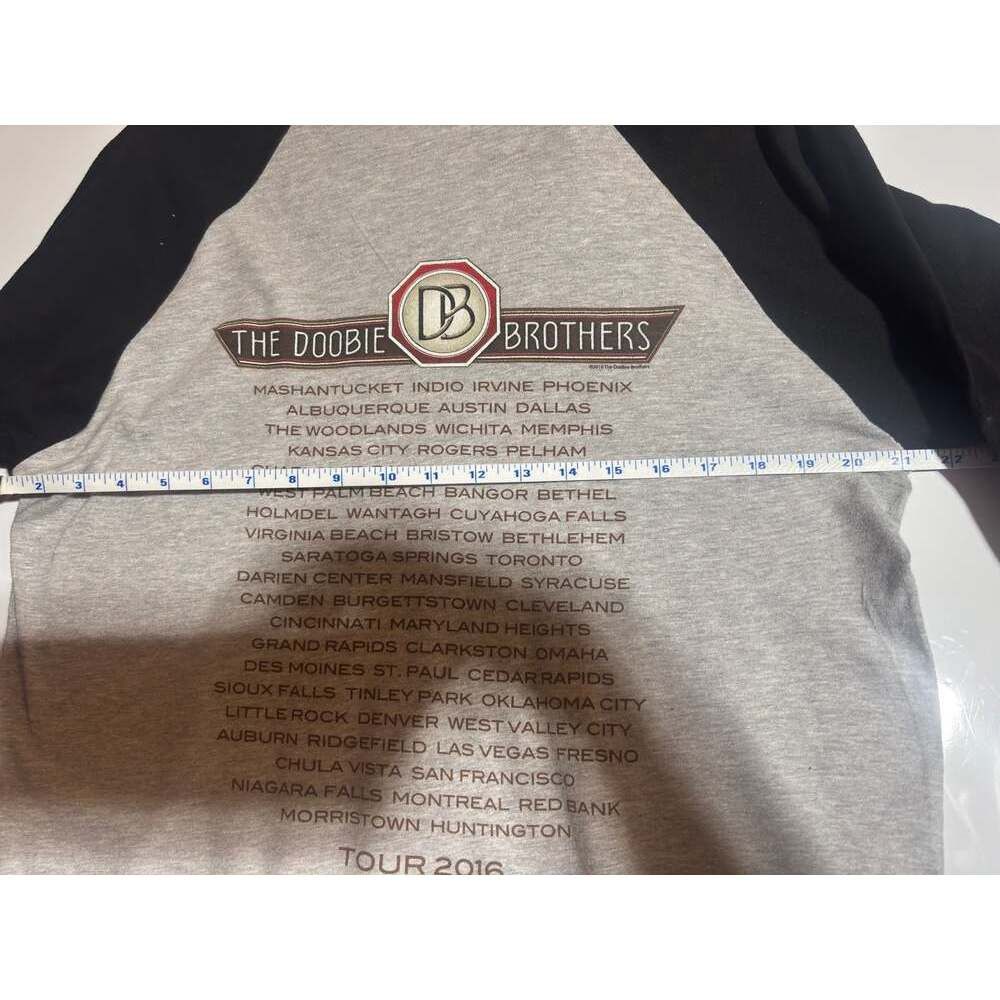 Tultex 2016 The Doobie Brothers Tour Men's Raglan Baseball T-Shirt Size US L / EU 52-54 / 3 - 7 Thumbnail