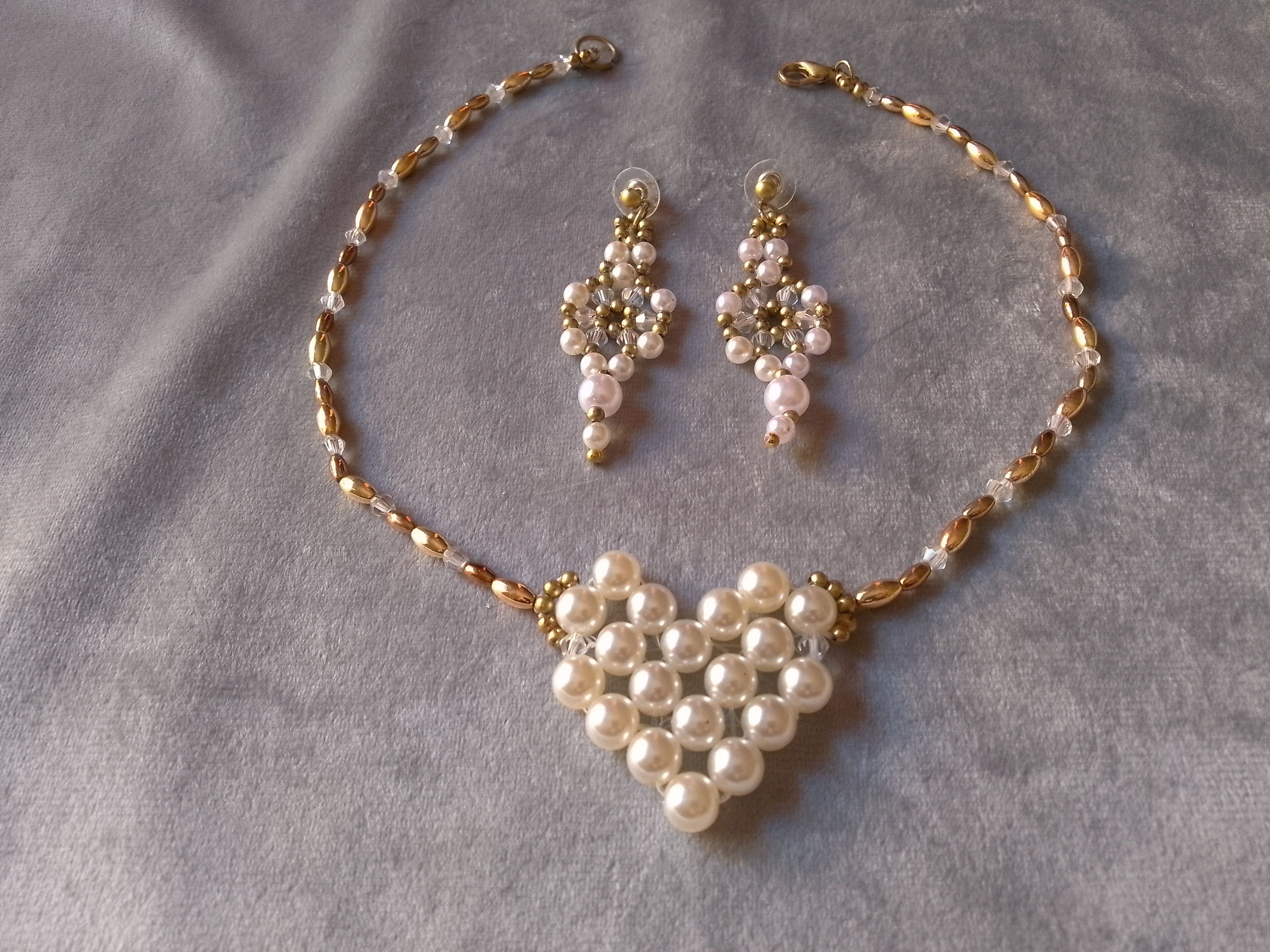 Handmade Necklace Pearls Heart Golden Pattern Crystals Earrings Size ONE SIZE - 6 Thumbnail