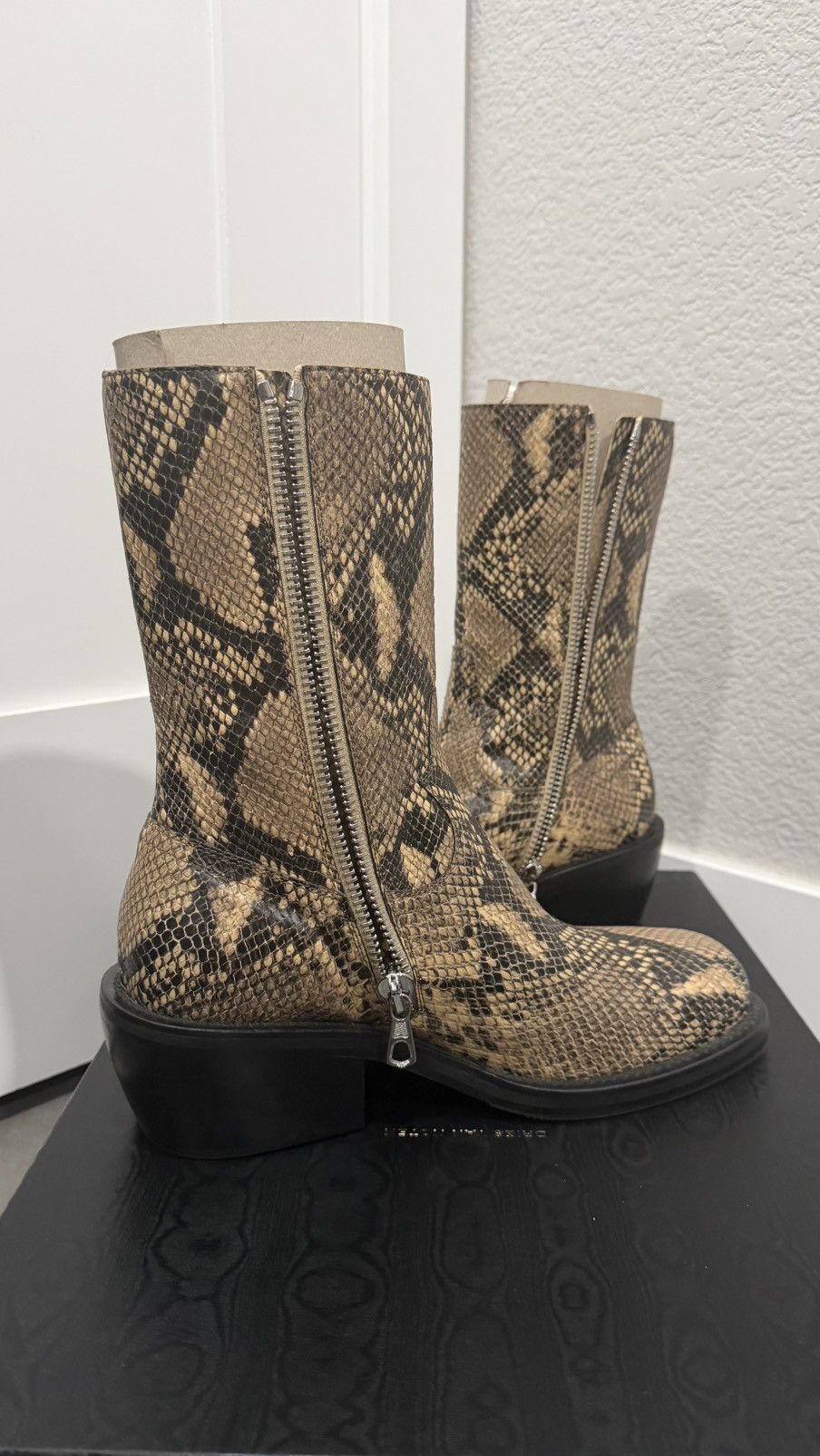 Dries Van Noten DRIES VAN NOTEN SNAKESKIN BOOTS Size US 9 / EU 42 - 6 Thumbnail