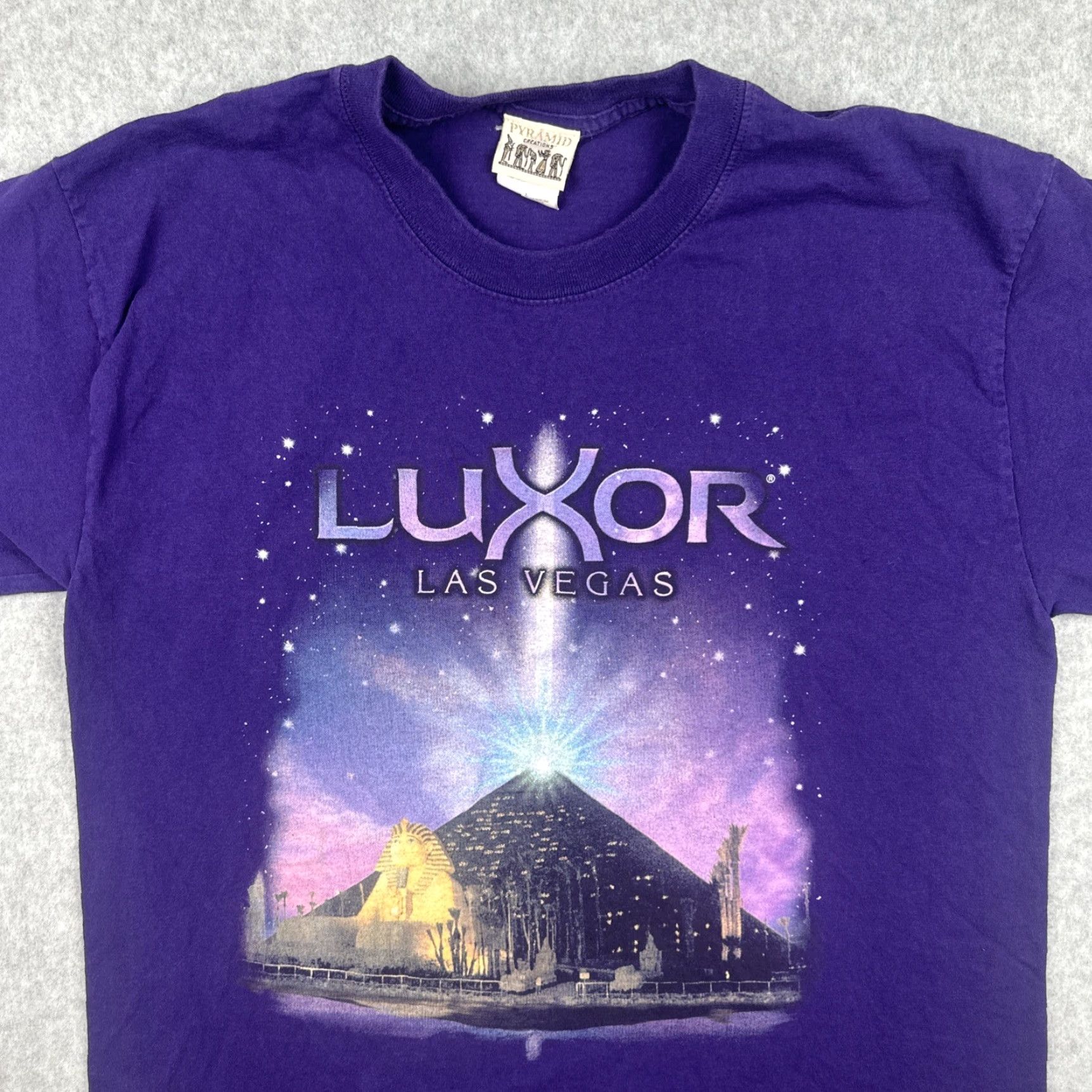 Vintage VINTAGE Luxor 90s Graphic Print Purple T Shirt Mens L Crew Neck Short Sleeve Las Vegas Pyramid Creations Size US L / EU 52-54 / 3 - 5 Thumbnail