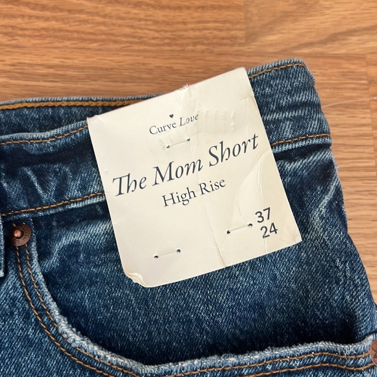 Abercrombie & Fitch Abercrombie & Fitch The Mom Shorts High Rise 4” Jean Shorts Size 37" - 5 Thumbnail