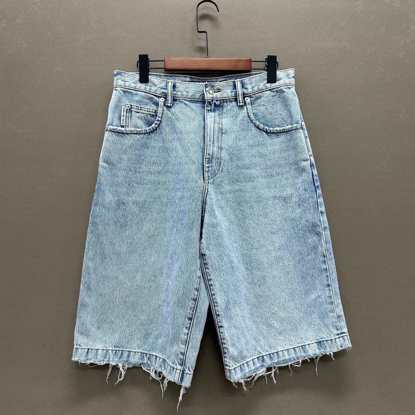 Alexander Wang Alexander Wang 99 Distressed Raw Denim Short 27 Size US 27 - 1 Thumbnail