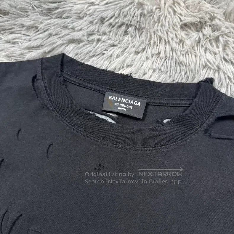 Balenciaga Balenciaga Double hook distressed short-sleeve Size US M / EU 48-50 / 2 - 2 Thumbnail