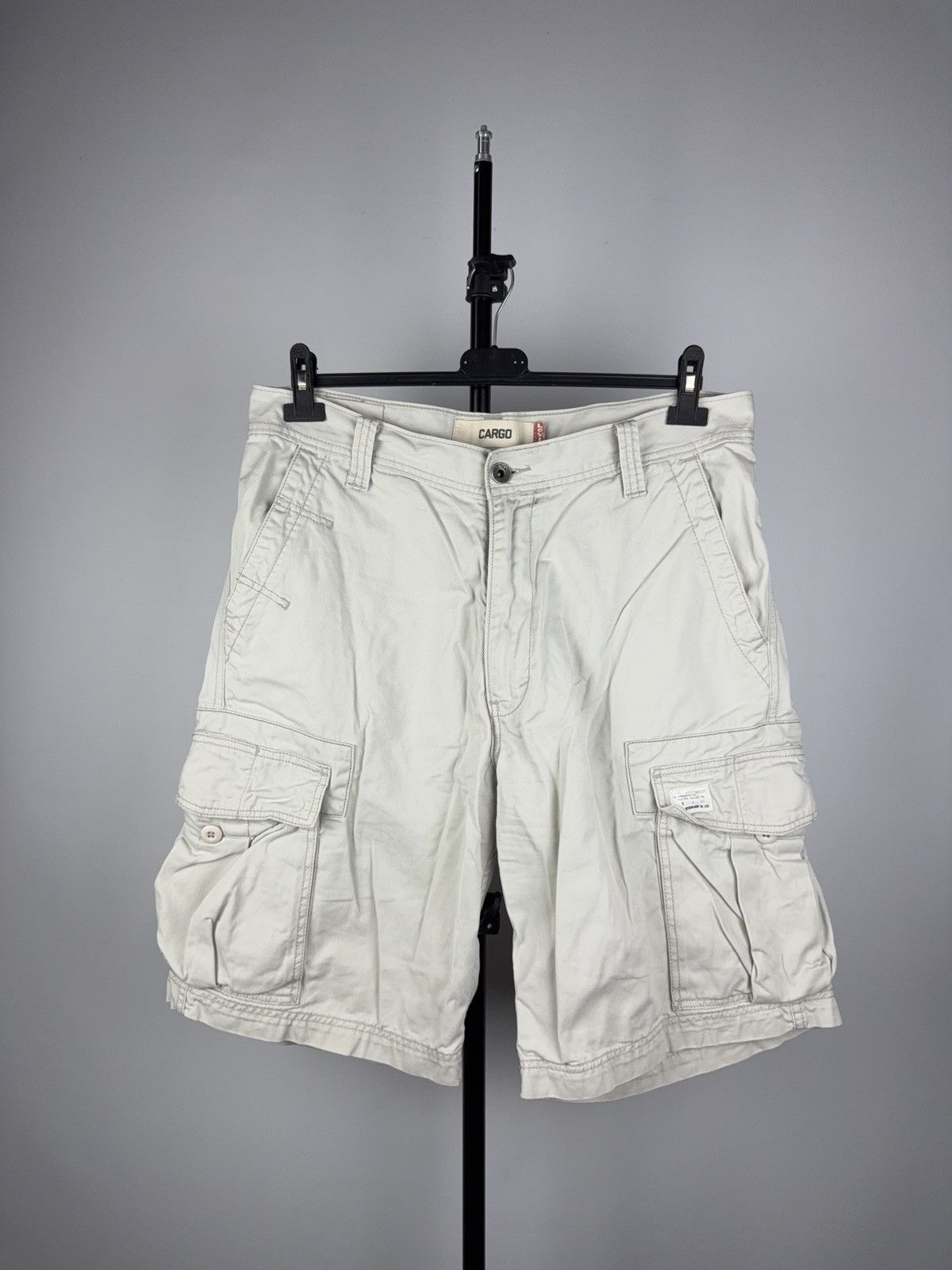 Levi's × Vintage Crazy Vintage 00s Baggy Skater Style Levis Cargo Shorts Size US 33 - 1 Thumbnail