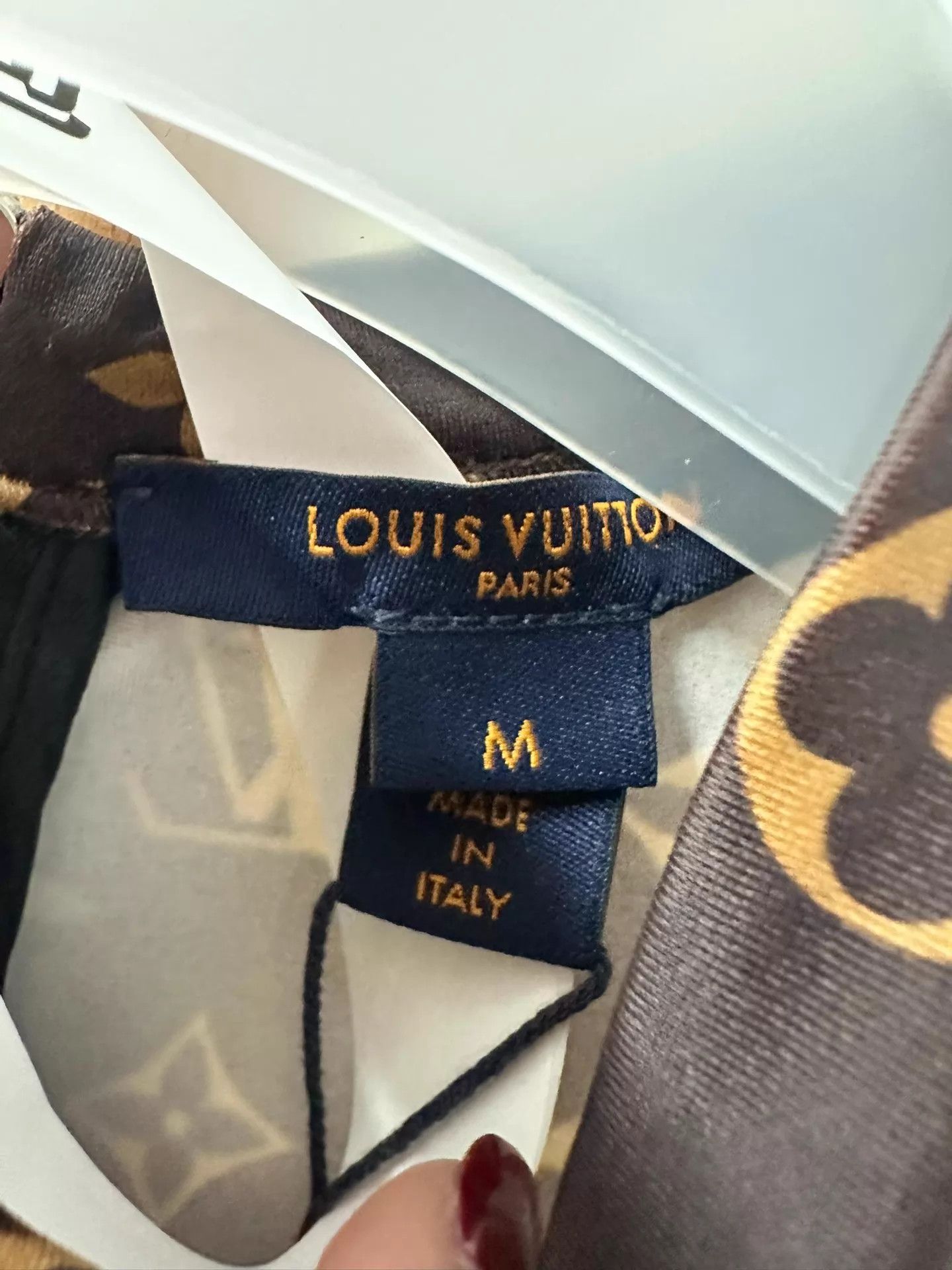 Louis Vuitton Louis Vuitton All Over Print Short Sleeve M 39s 94c 64l Size M / US 6-8 / IT 42-44 - 6 Thumbnail