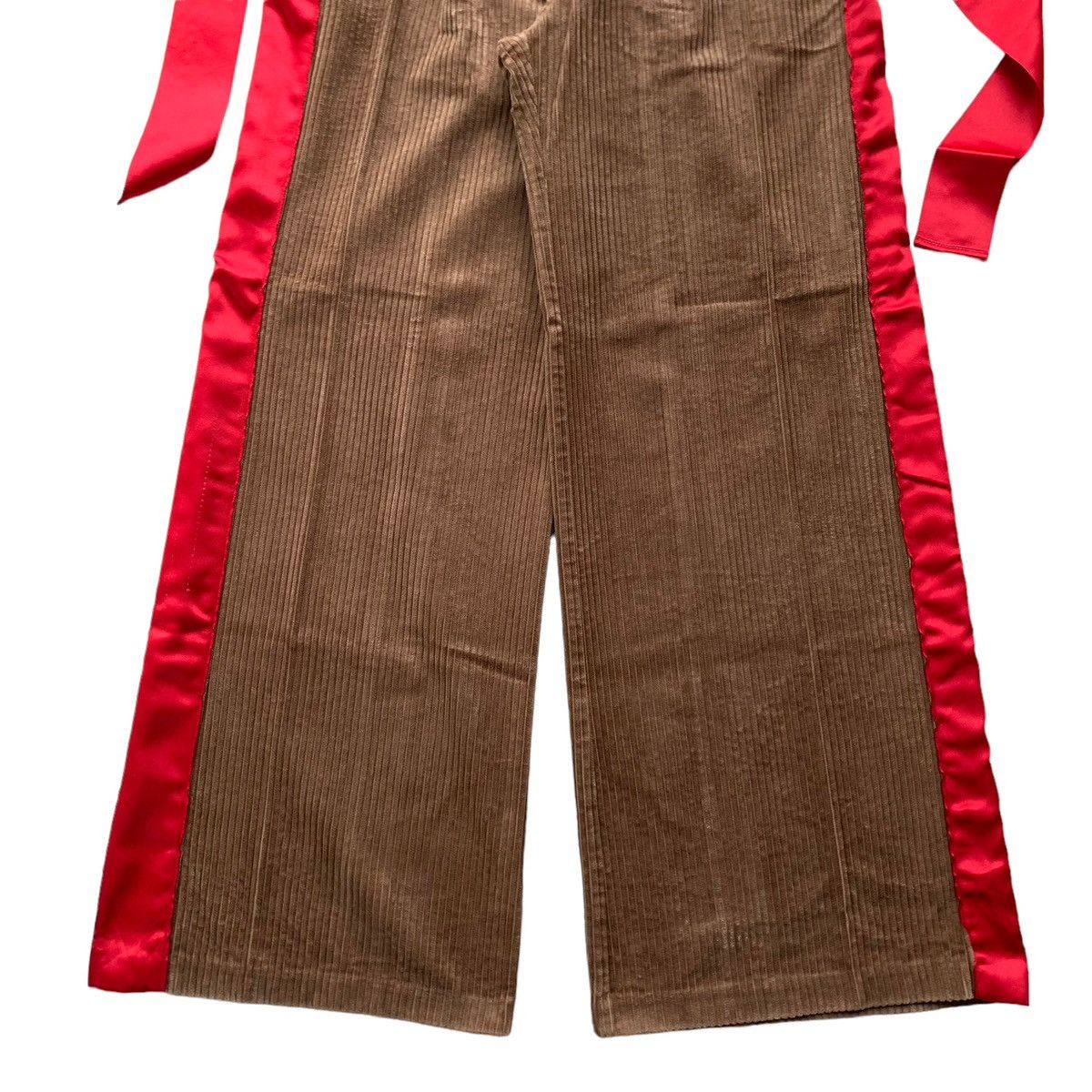 Designer × Japanese Brand × Undercover GU Undercover Women's Ribbon Bow Corduroy Wide Trousers Size 27" / US 4 / IT 40 - 4 Thumbnail