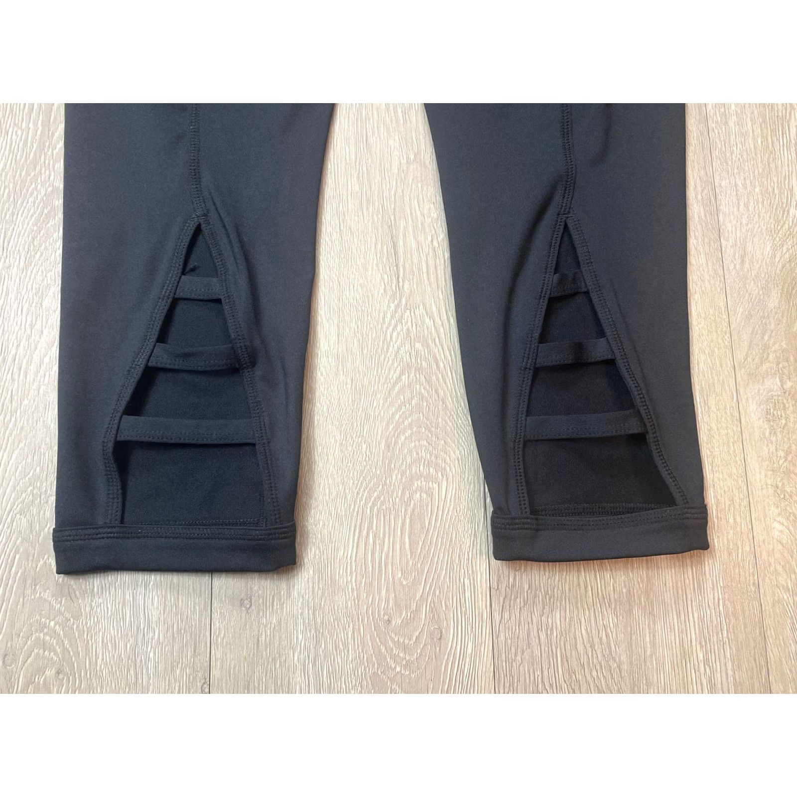 Vintage Z By Zella Womens Medium Black Capri Leggings Cross Cross Semi Open Calf Size 32" / US 10 / IT 46 - 7 Thumbnail
