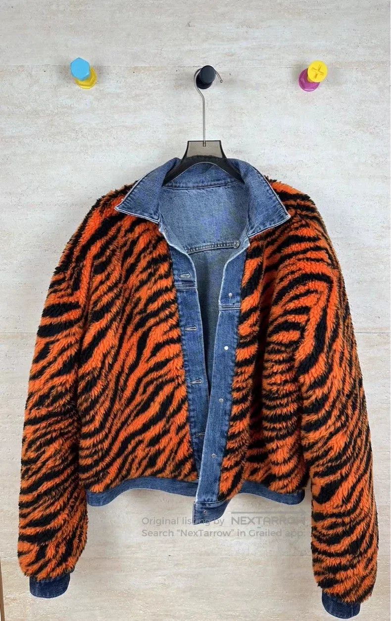 Balenciaga Balenciaga Tiger Pattern Two-Way Wearable Fur Size US M / EU 48-50 / 2 - 3 Thumbnail