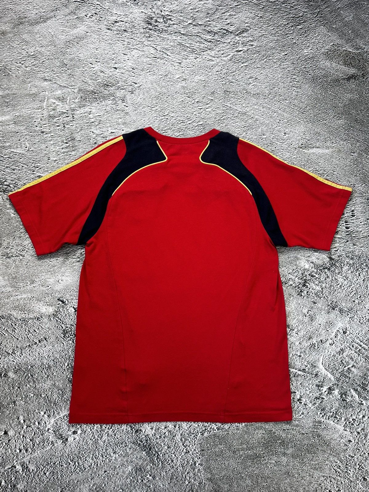 Adidas × Vintage Spain vintage Adidas t-shirt Jersey red football 2008 Size US M / EU 48-50 / 2 - 7 Thumbnail