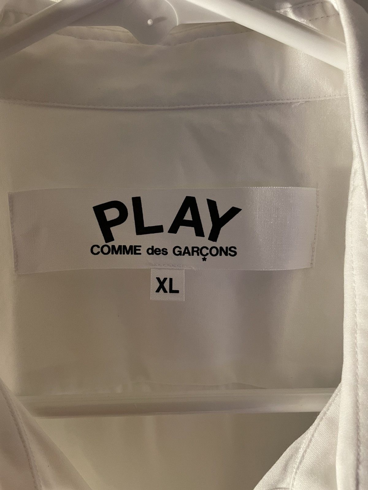 Comme des Garcons PLAY Small Heart Logo Button Down Shirt Size US XL / EU 56 / 4 - 3 Thumbnail