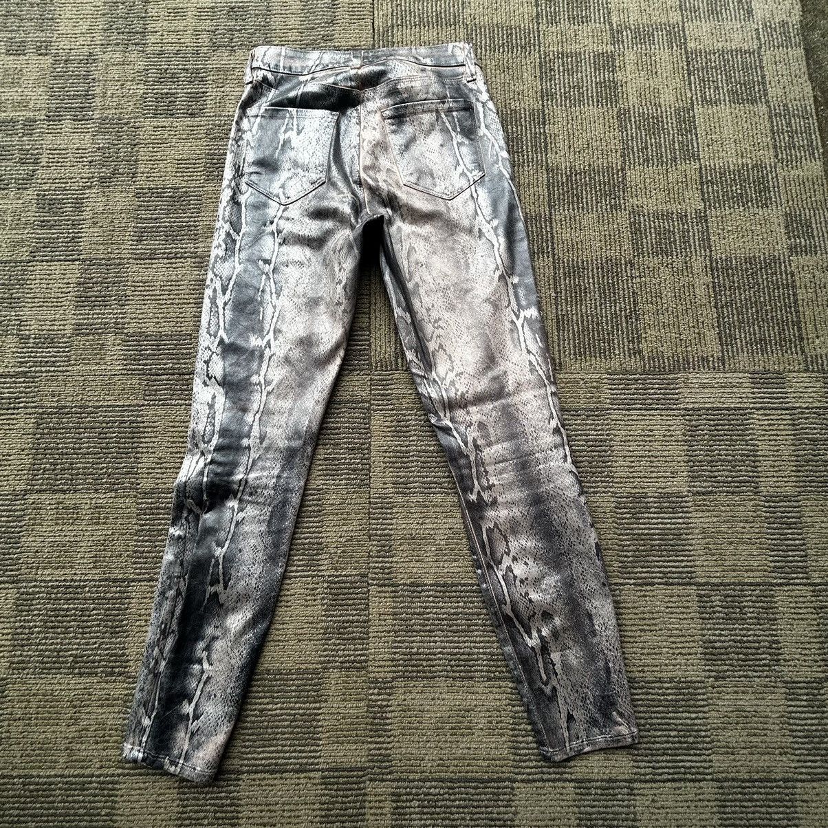 L'AGENCE L’Agence Margot Skinny Snakeskin Metallic Pink Pants Size 25" / US 0 / IT 36 - 8 Thumbnail