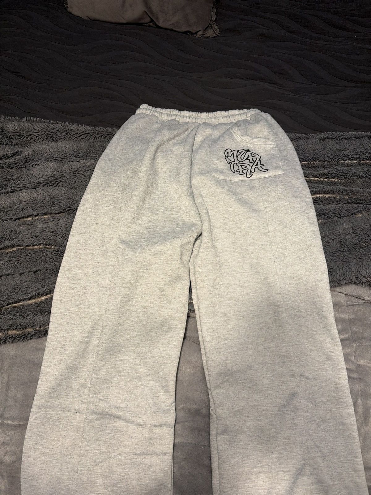 Mertra Grey tracks Size US 32 / EU 48 - 2 Thumbnail