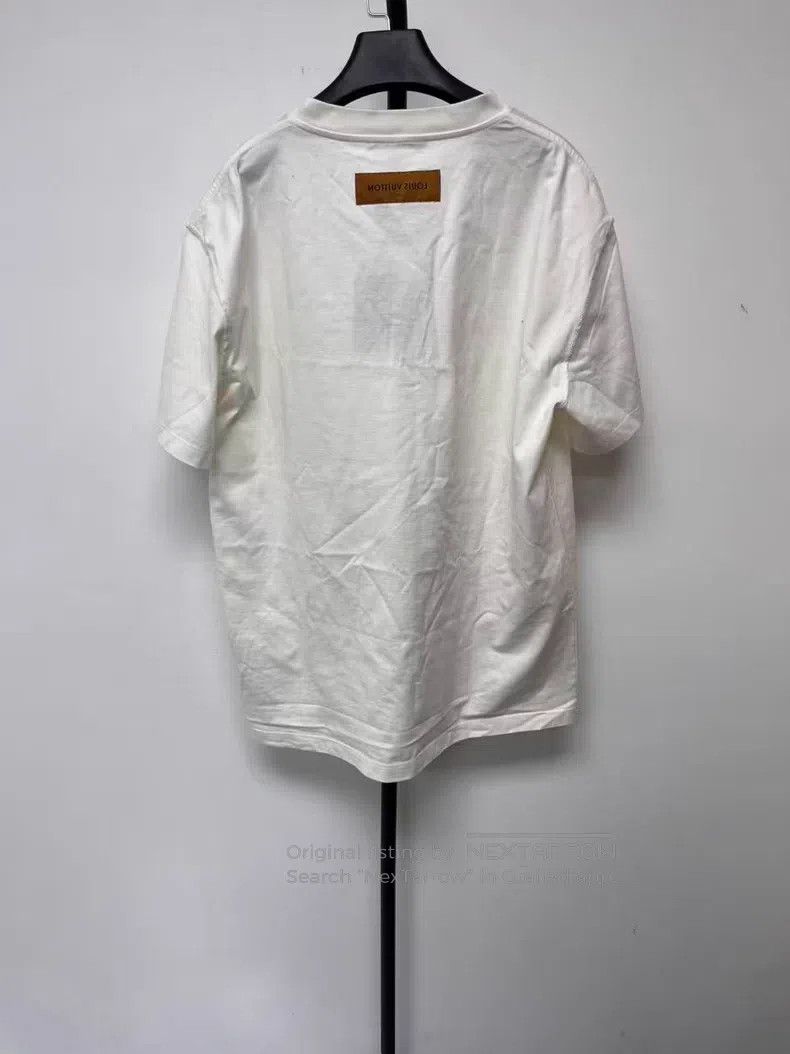Louis Vuitton Louis Vuitton Logo Embossed Crew Neck Short Sleeve Size US S / EU 44-46 / 1 - 2 Thumbnail