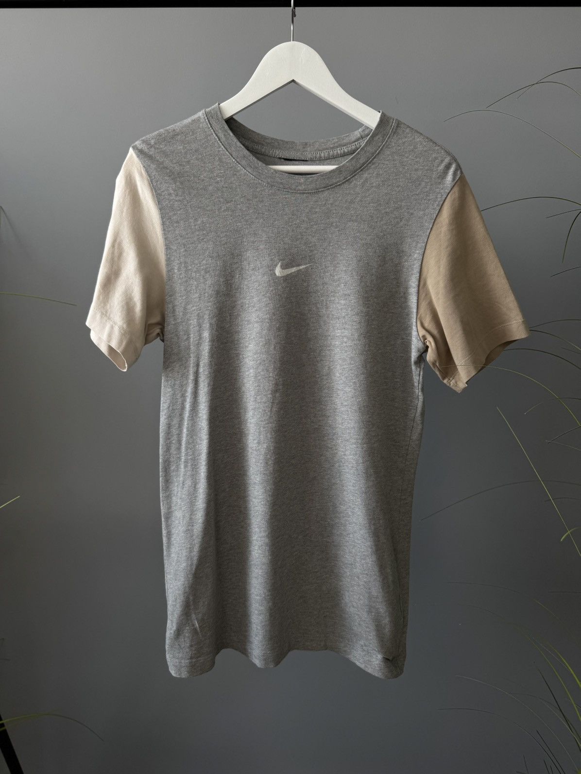 Nike Nike tee beige sveele Size US M / EU 48-50 / 2 - 1 Thumbnail