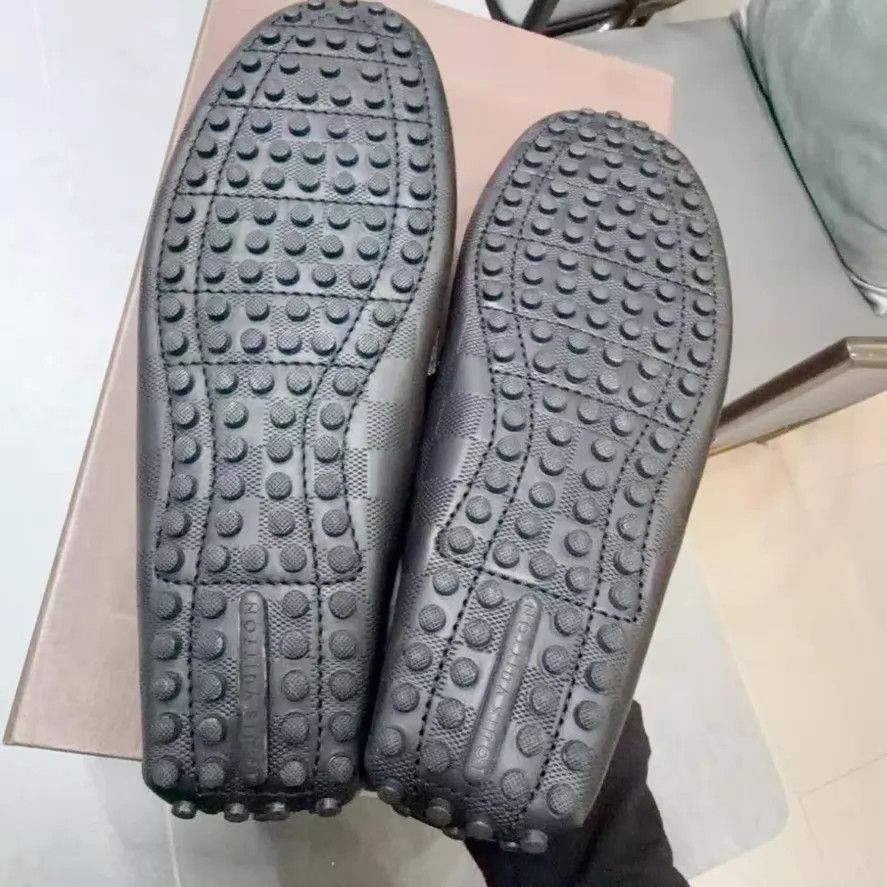 Louis Vuitton Louis Vuitton Women's 7.5 Flats Size US 7.5 / IT 37.5 - 2 Thumbnail