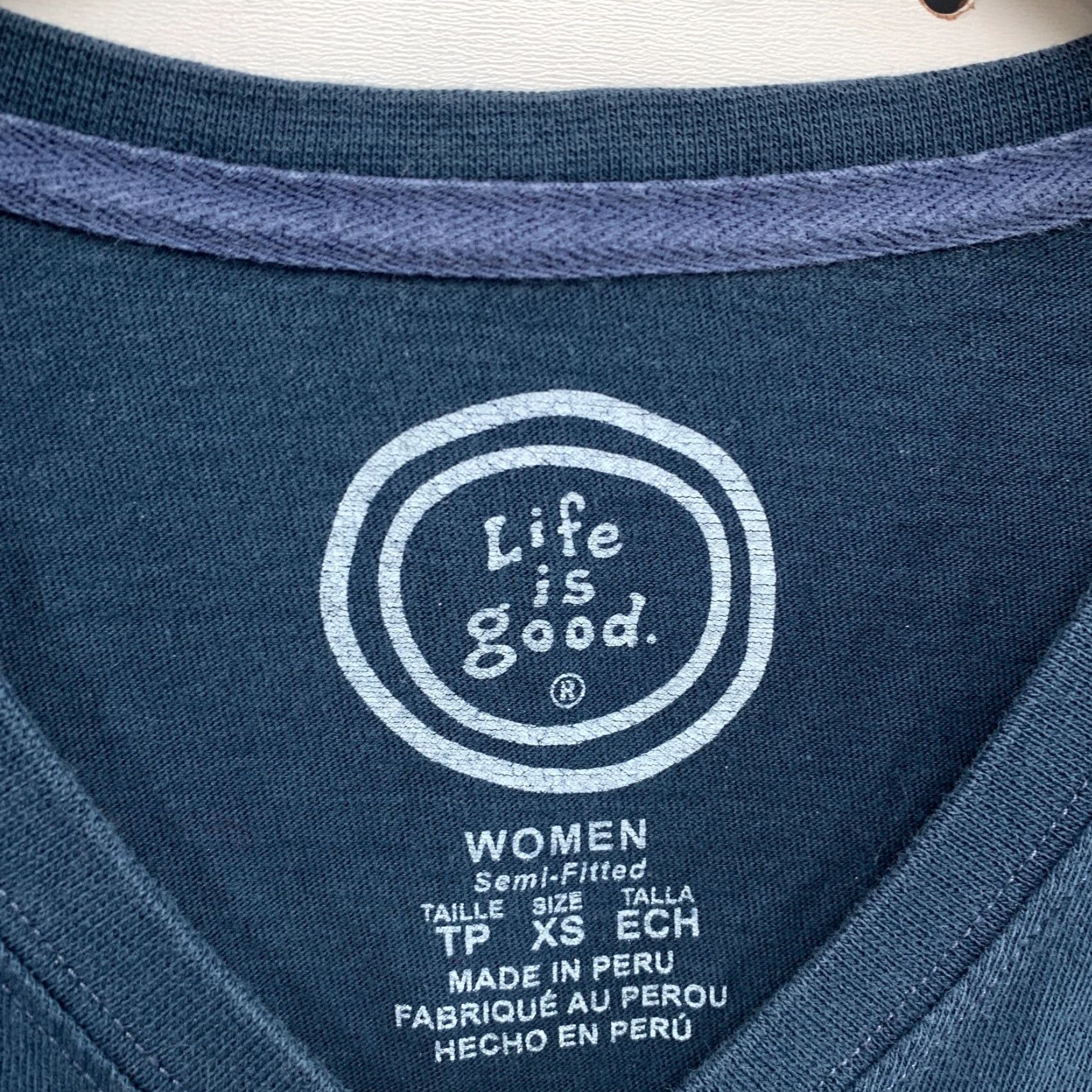 Life is Good LIFE IS GOOD Women's V-Neck Semi-Fitted T-Shirt Heart Graphic XS Blue Love Size XS / US 0-2 / IT 36-38 - 7 Thumbnail