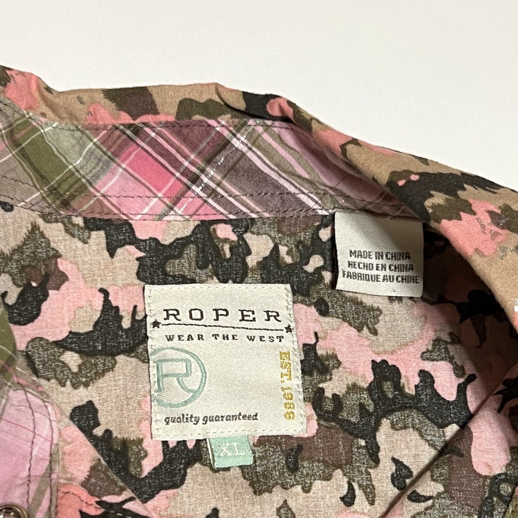 Roper Roper Long Sleeve Pearl Snap Western Shirt Juniors XL Pink Camo Silver Womens Blouse Gloss Pearl Snap Western 100% Cotton Size XL / US 12-14 / IT 48-50 - 7 Thumbnail