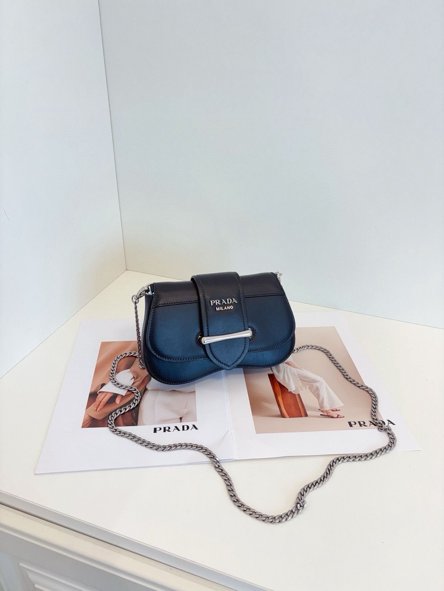Prada Pre-loved Bag Very good condition Size ONE SIZE - 1 Thumbnail