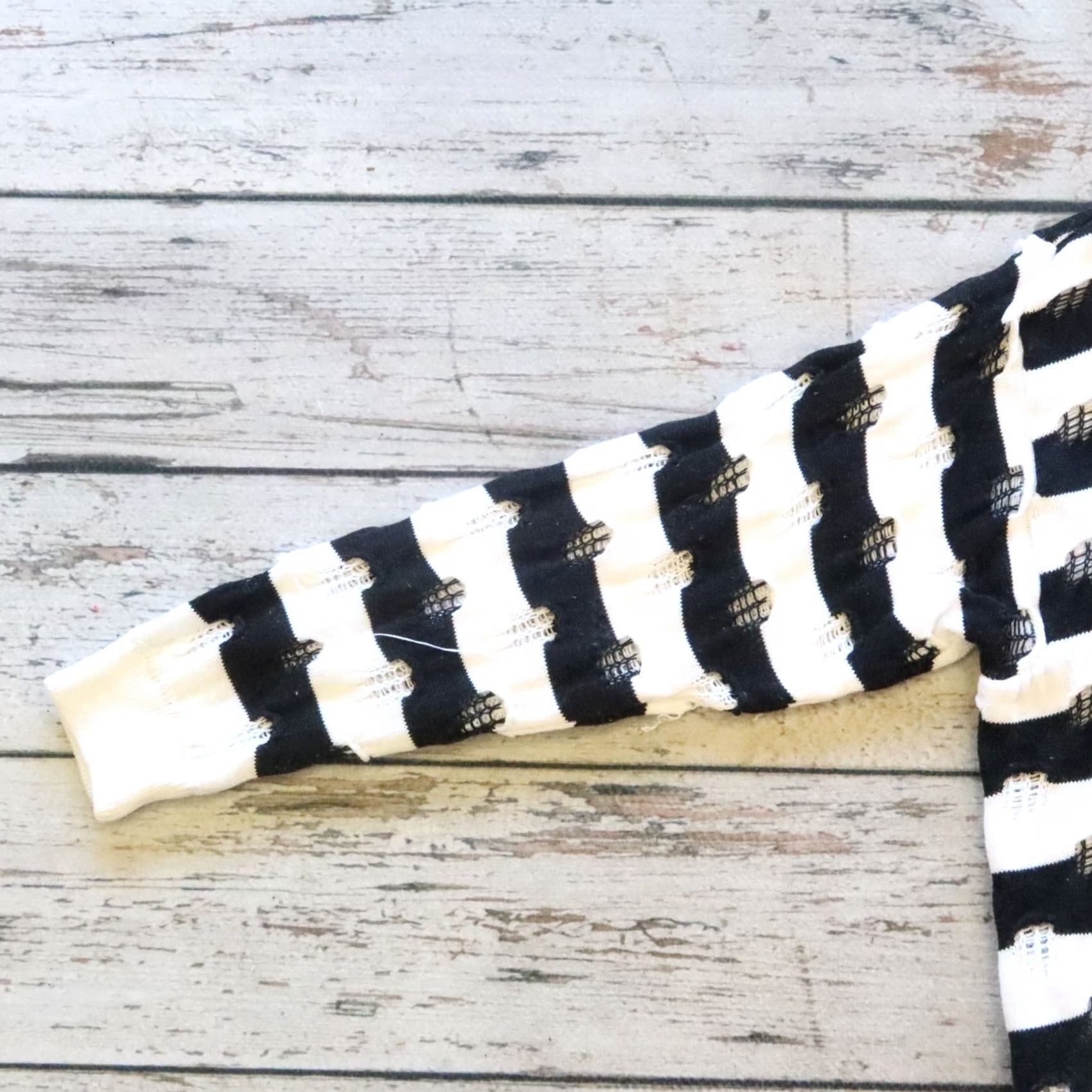 Coogi Vintage Coogi Pullover Stripe Knit Sweater XL Men Black Knit Pullover Striped Cotton 80s 90s Crew Neck Xl Mens Size US XL / EU 56 / 4 - 4 Thumbnail