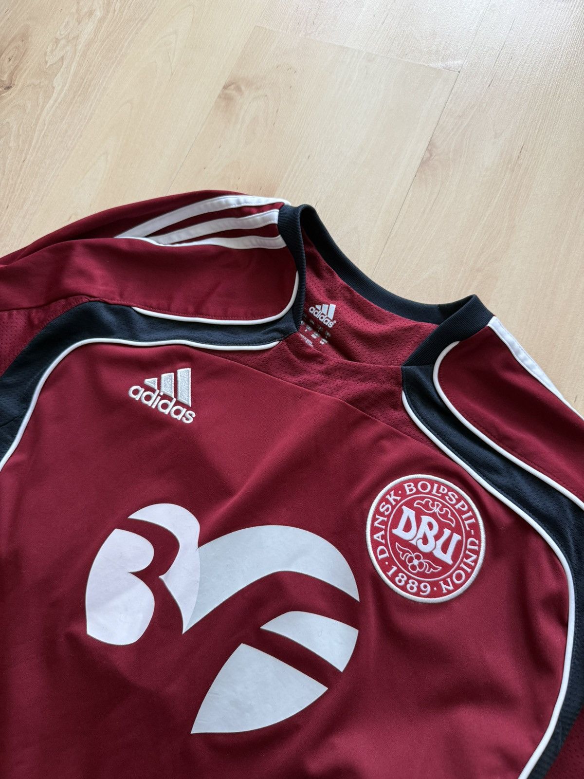 Adidas 2009/10 Adidas Denmark Home soccer jersey football tshirt Size US L / EU 52-54 / 3 - 3 Thumbnail