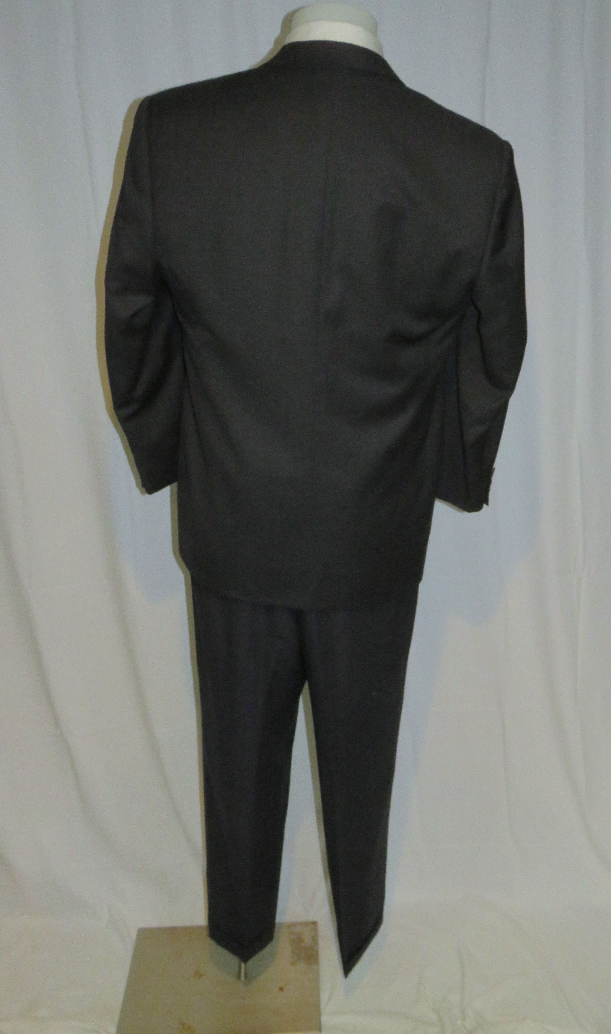 Joseph Abboud Black Label Vintage Peak Lapel One Button Suit 42R Size 42R - 2 Thumbnail