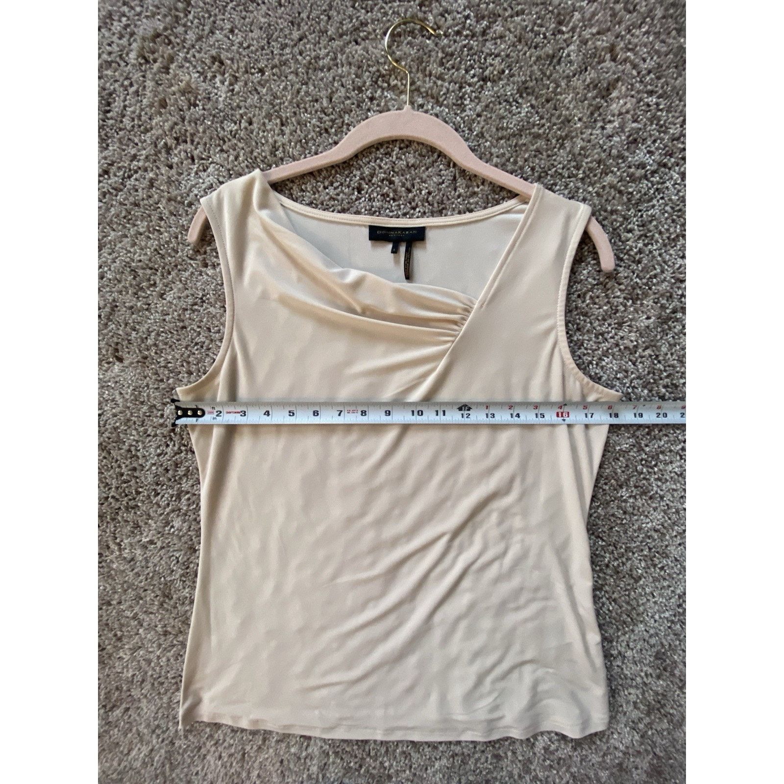 Donna Karan Donna Karan New York sz s beige sleeveless gorgeous blouse Size S / US 4 / IT 40 - 6 Thumbnail