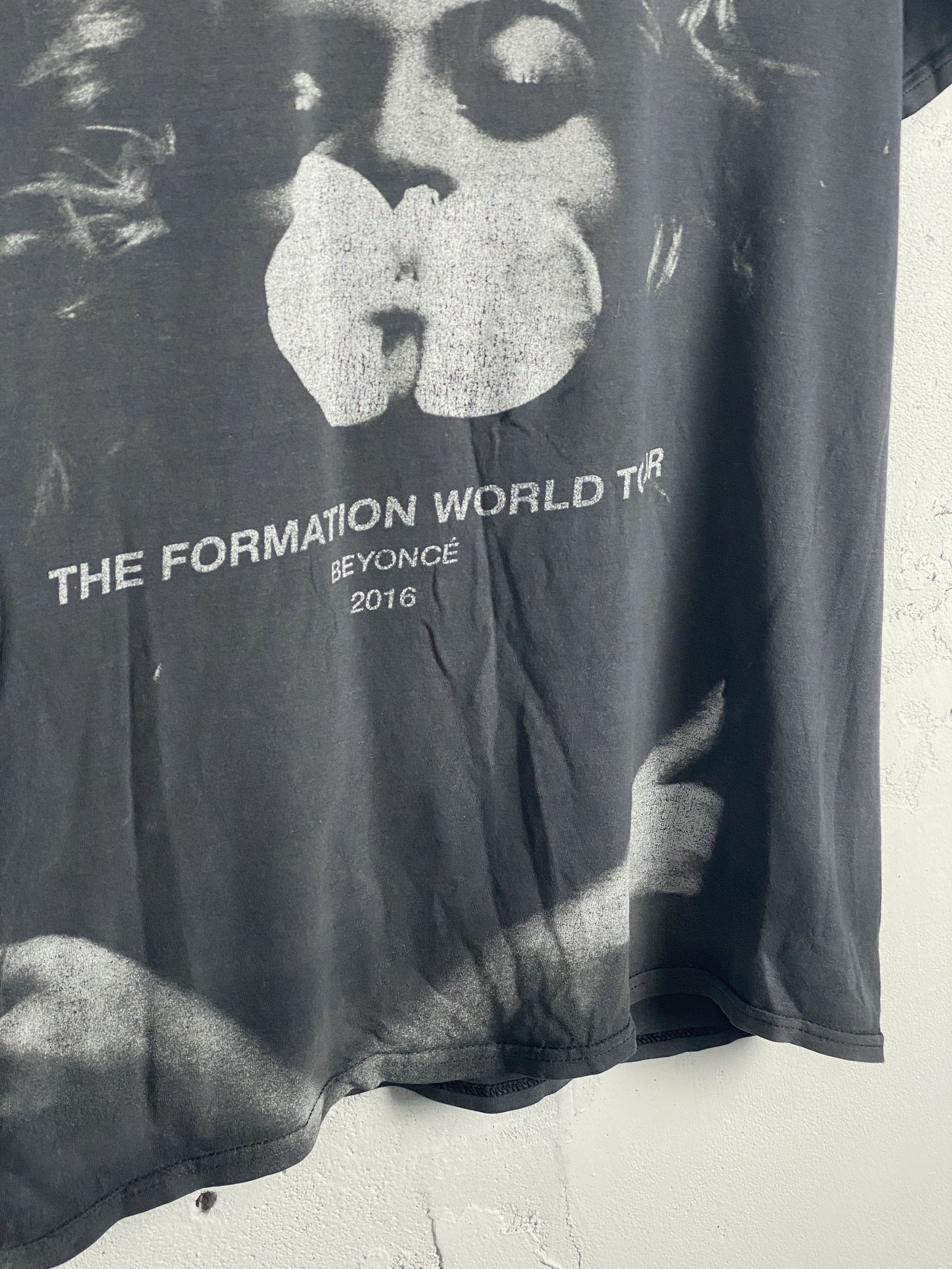 Band Tees × Beyonce Beyoncé World Tour Band Tee T-shirt Size US M / EU 48-50 / 2 - 3 Thumbnail