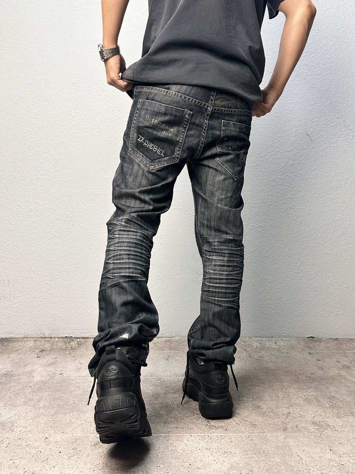Diesel Vintage Diesel faded jeans Bontage cut Italy vintage style Size US 32 / EU 48 - 14 Thumbnail