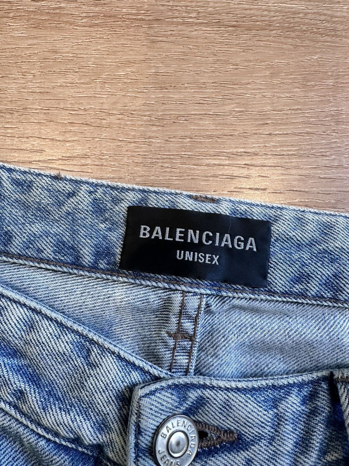 Balenciaga Balenciaga Distressed Light Wash Blue Baggy Denim Size US 32 / EU 48 - 2 Thumbnail