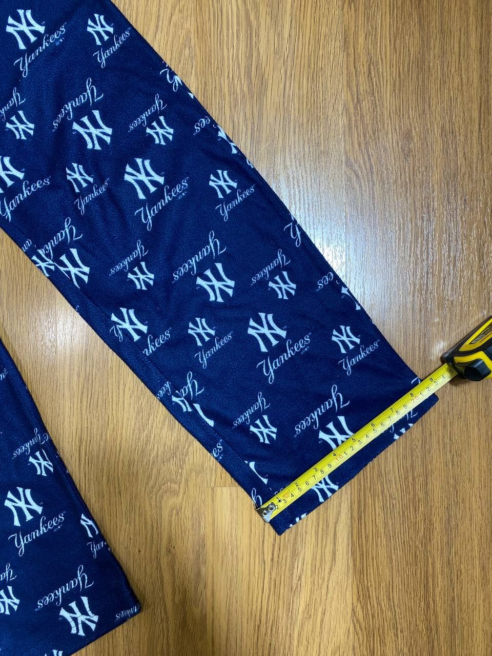 MLB × Vintage Crazy Vintage Baggy Y2K New York Yankees Sweatpants USA Size US 32 / EU 48 - 12 Thumbnail