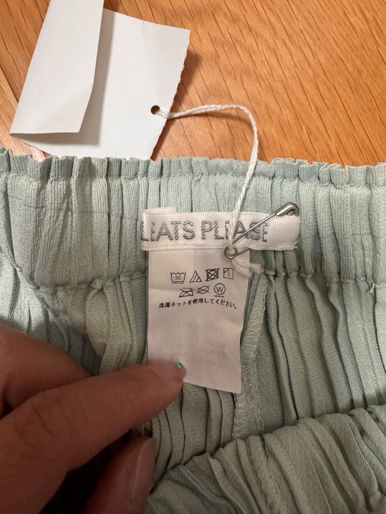 Issey Miyake Issey Miyake size:5 Mint green cream puffs Size 32" / US 10 / IT 46 - 4 Thumbnail