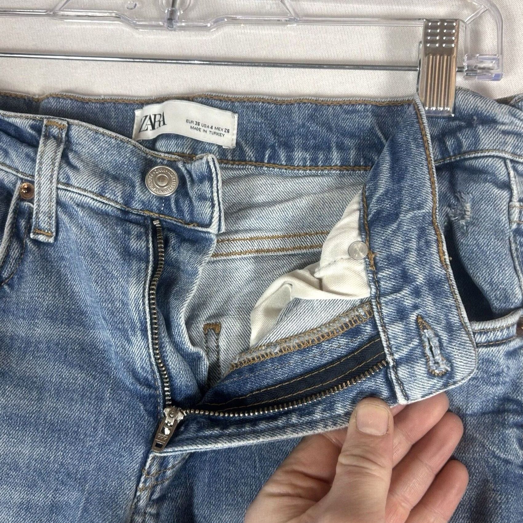 Zara Zara Skinny Jeans Womens 4 Blue Denim Light Wash Mid Rise Cropped Stretch Button Zip" Size 27" / US 4 / IT 40 - 2 Thumbnail