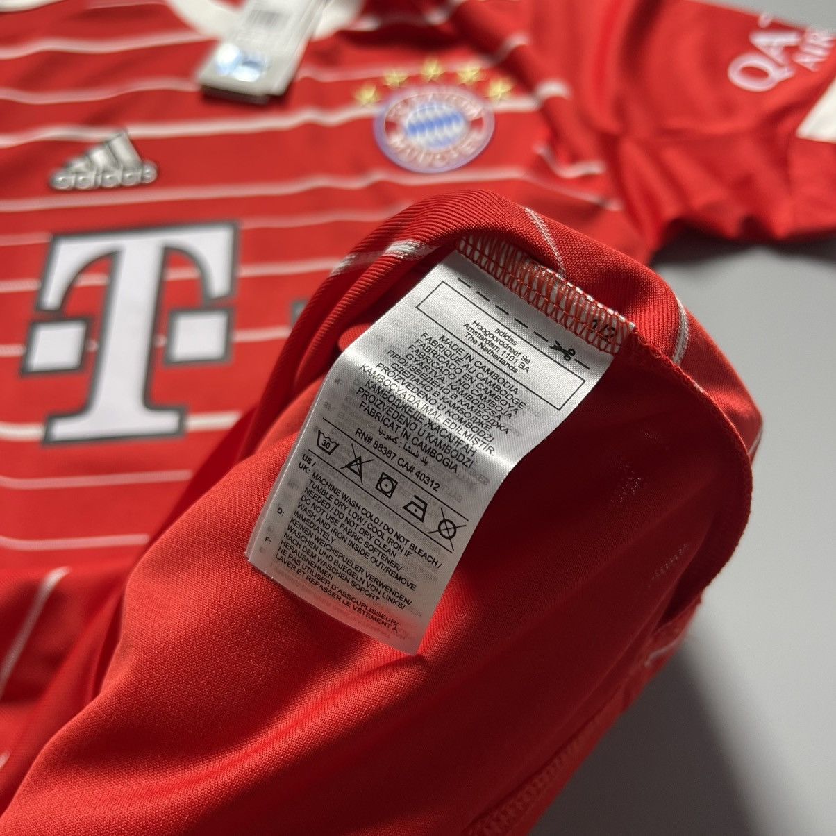 Adidas BAYERN ADIDAS 2022/2023 FOOTBALL SOCCER HOME JERSEY Size US XS / EU 42 / 0 - 5 Thumbnail