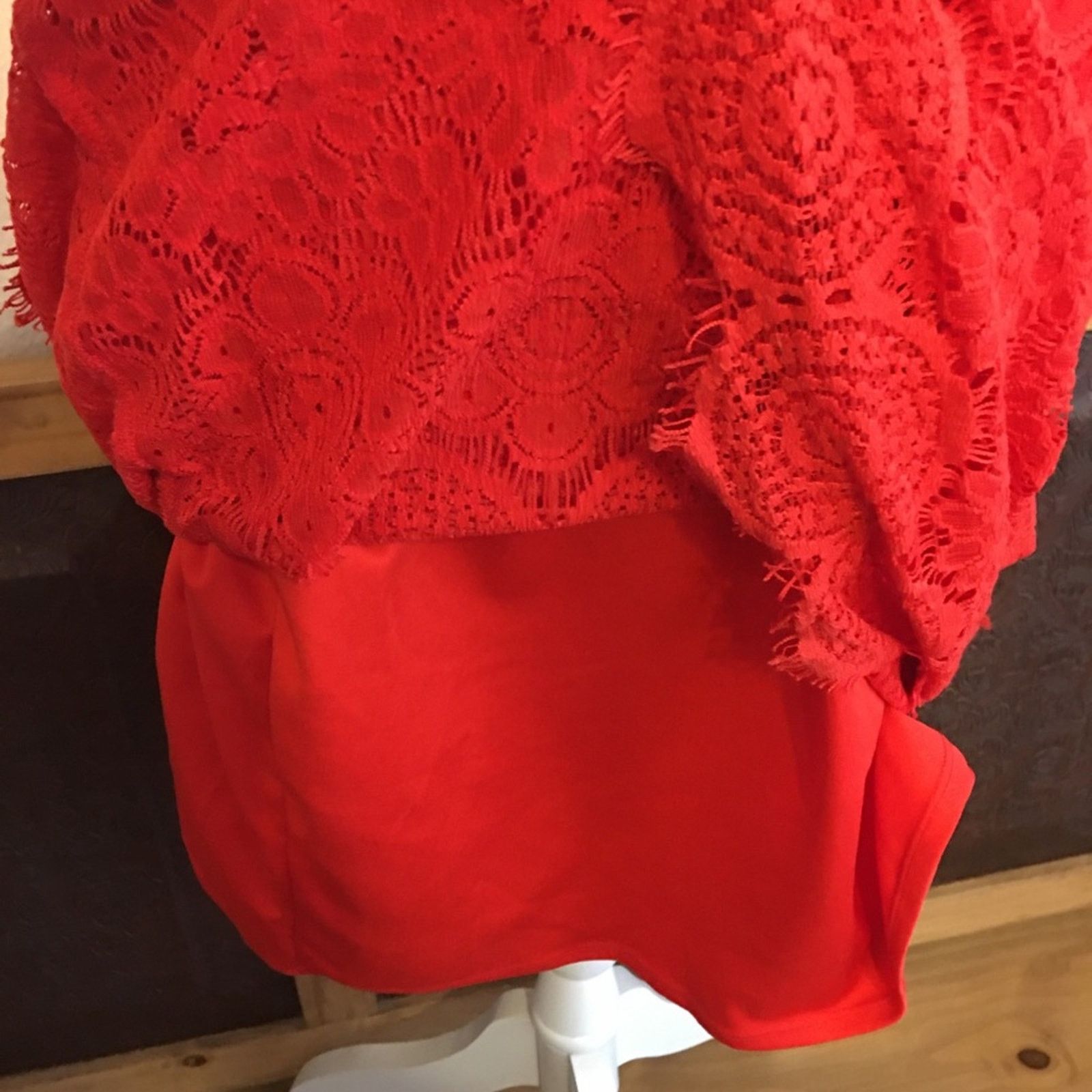 Laundry by Shelli Segal Laundry by Shelli Segal fiery red lace mini dress Size L / US 10 / IT 46 - 8 Thumbnail