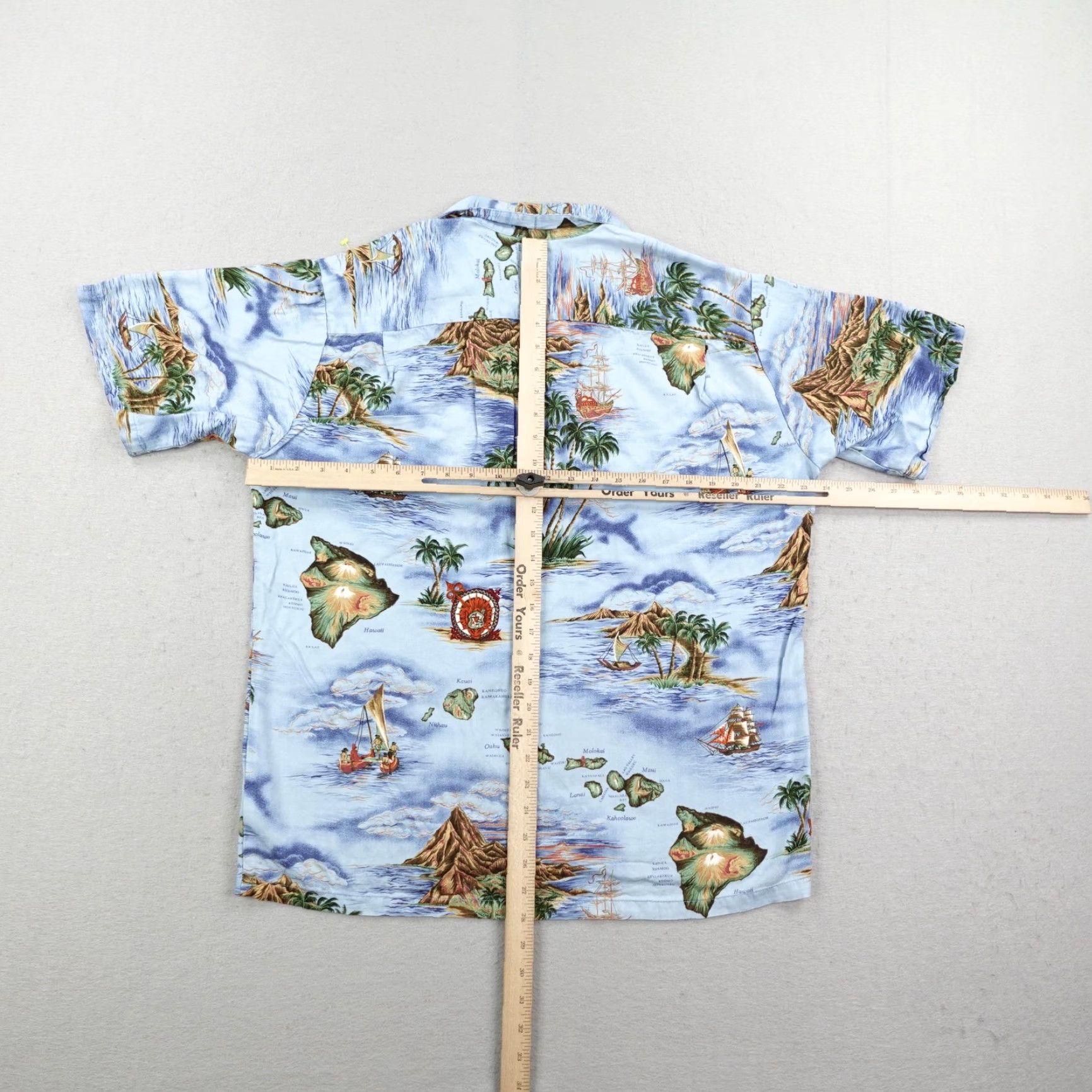 Hilo Hattie VINTAGE Hilo Hattie Hawaiian Aloha Camp Shirt Mens Medium Blue Rayon Button-Up Tropical Graphic Print Size US M / EU 48-50 / 2 - 6 Thumbnail