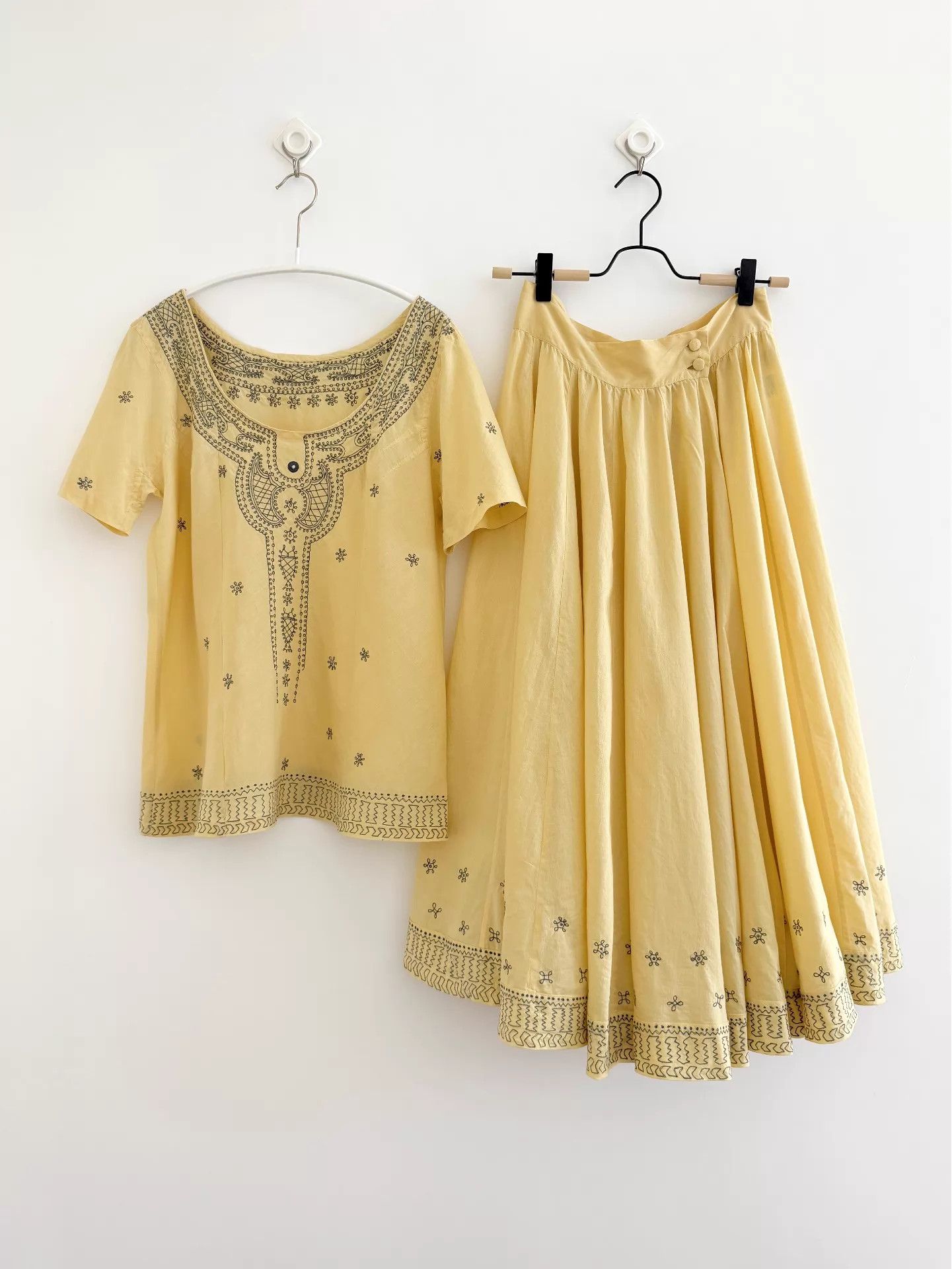 Issey Miyake Issey Miyake Haat Pale Yellow Embroidered SS 2 Size XS / US 0-2 / IT 36-38 - 7 Thumbnail