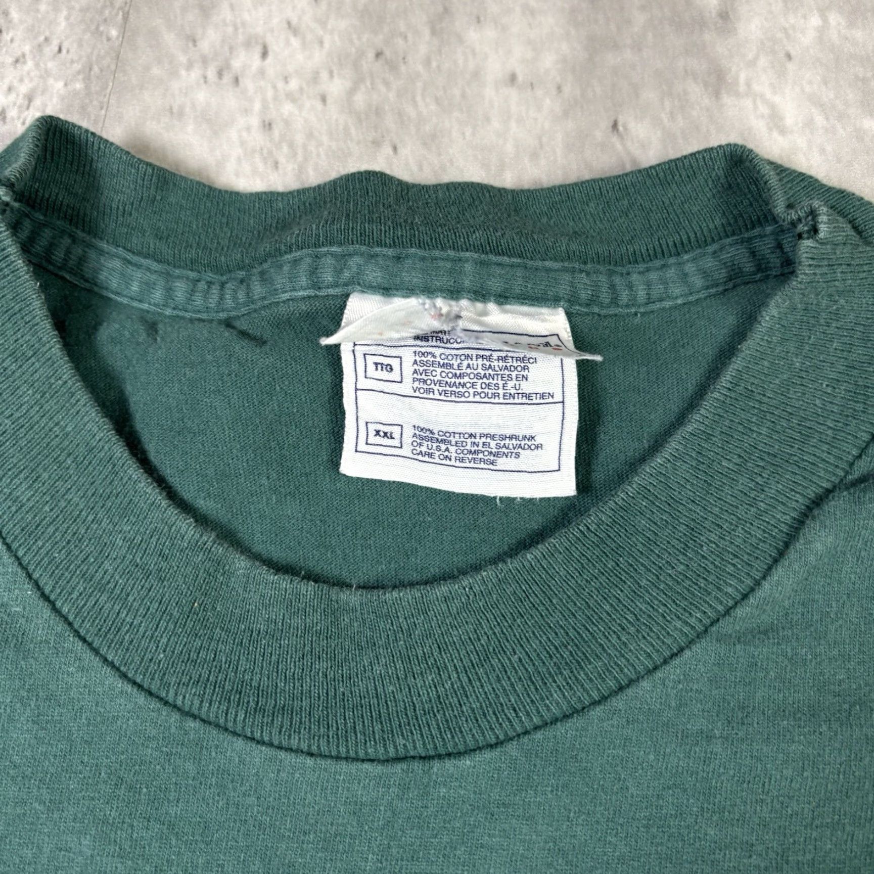 Fruit Of The Loom VINTAGE Friends T Shirt Japanese Logo Spell Out Green 2XL 90s Nike? Size US XXL / EU 58 / 5 - 5 Thumbnail