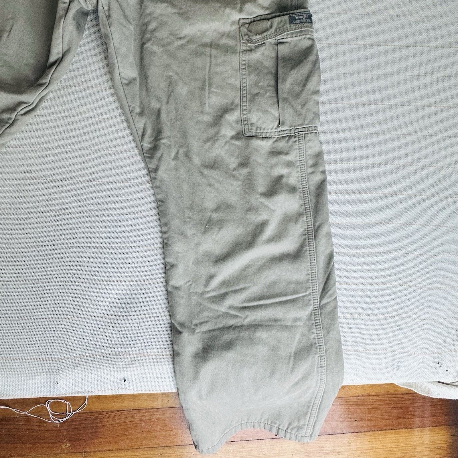 Wrangler Wranglers Men's Thermal Fit Cargo Pants Brown Tech Pockets Size US 39 - 7 Thumbnail
