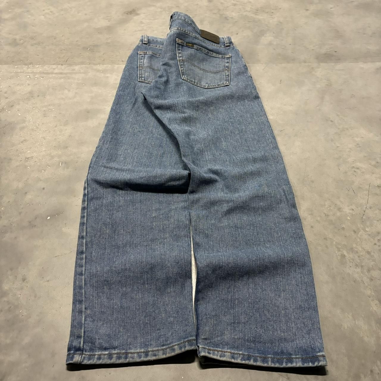 Japanese Brand × Vintage Crazy Vintage Y2K/2000s Grunge Medium Wash Essential Denim Jeans! Size US 33 - 4 Thumbnail
