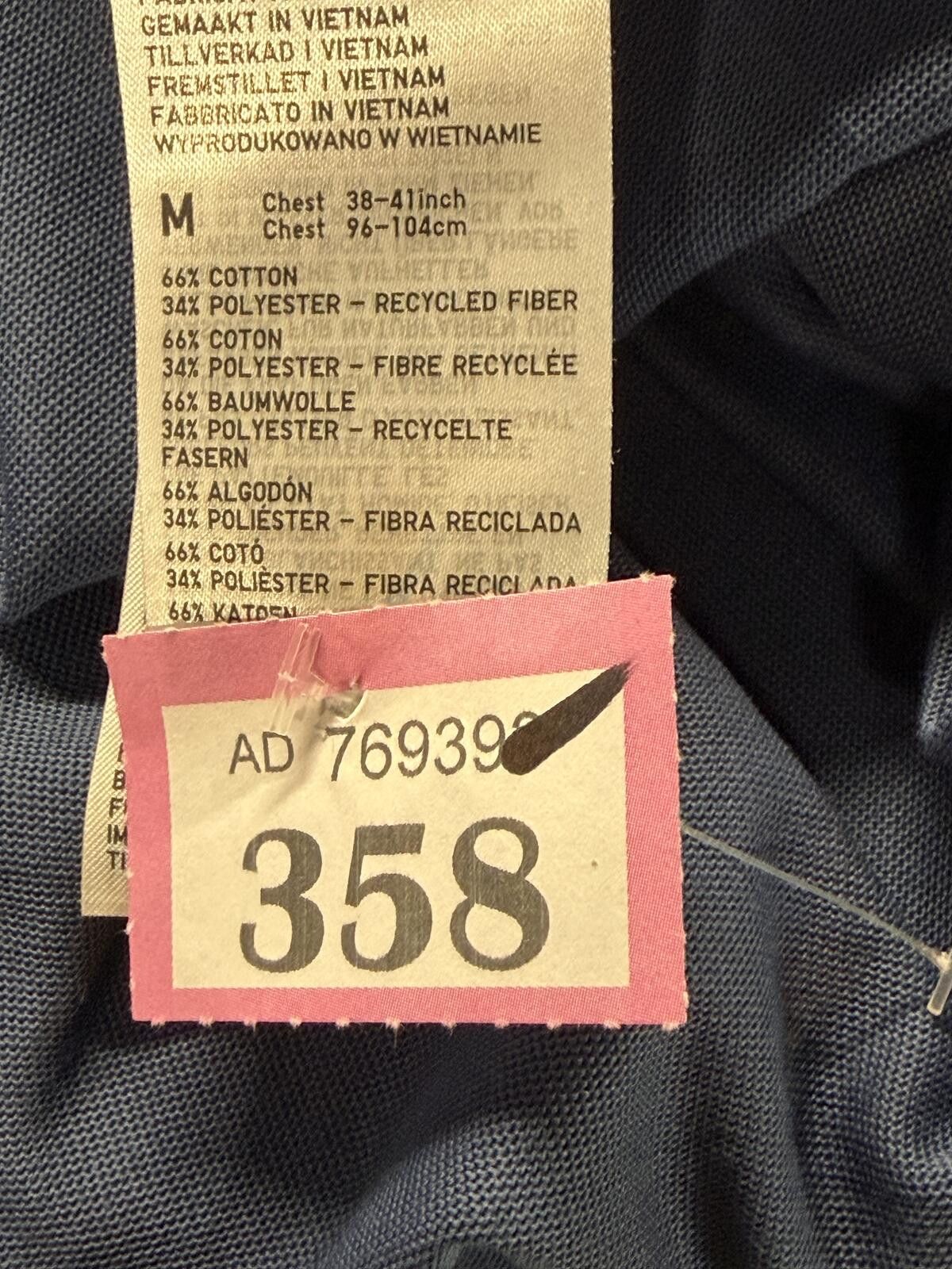 Other Uniqlo grey city tshirt in size M Size ONE SIZE - 3 Thumbnail