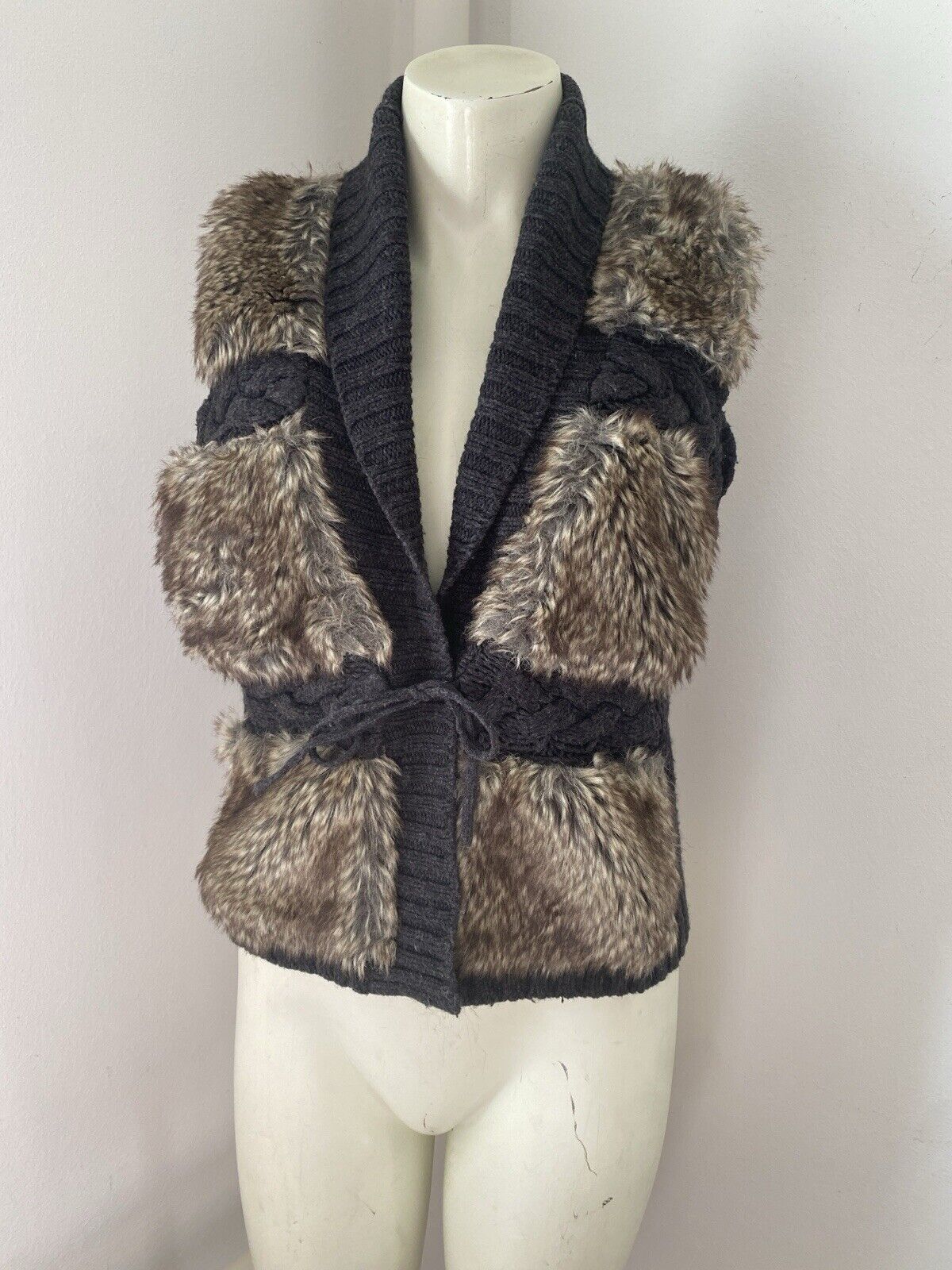 s.Oliver s.Oliver Fur Knit Vest Beige Size 12 B25 Size M / US 6-8 / IT 42-44 - 1 Thumbnail