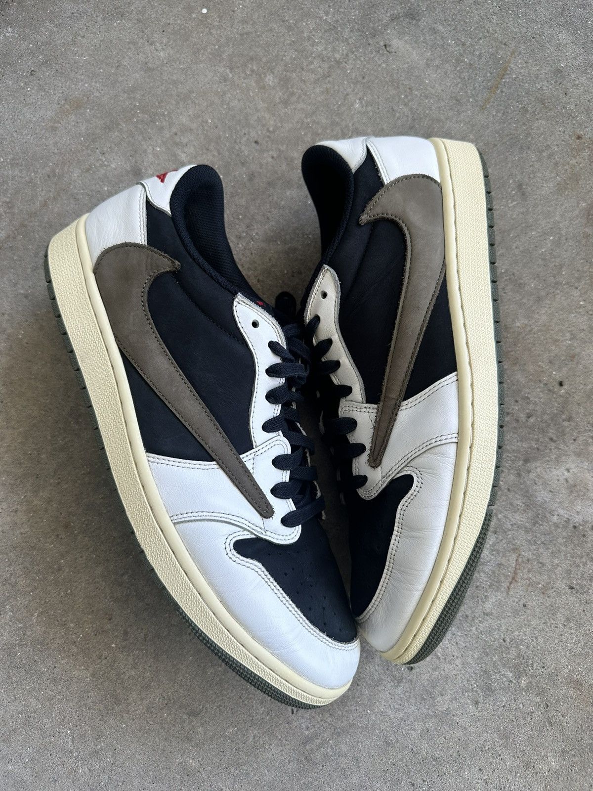 Jordan Brand × Travis Scott Air Jordan 1 Retro Low Travis Scott Olive size 14.5w 13m Size US 13 / EU 46 - 1 Thumbnail