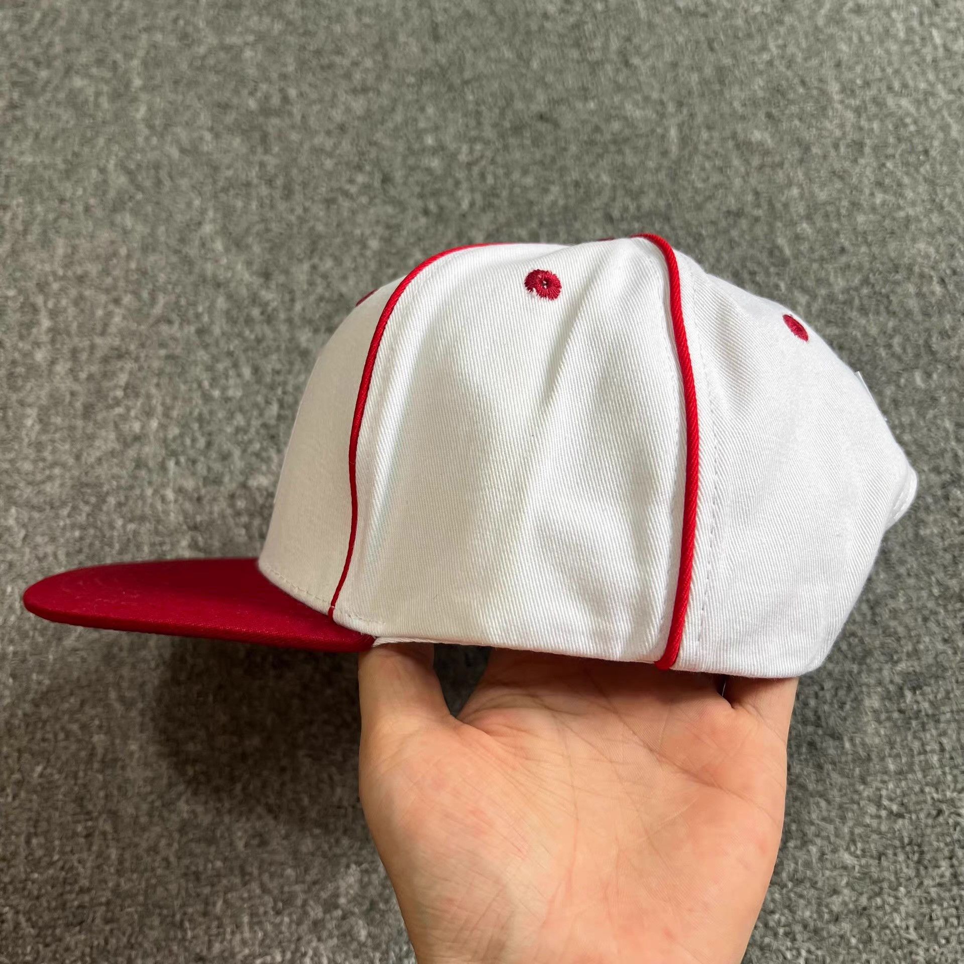 Cross Colours Cross Colours embroidered curved brim baseball cap。 Q7 Size ONE SIZE - 5 Thumbnail