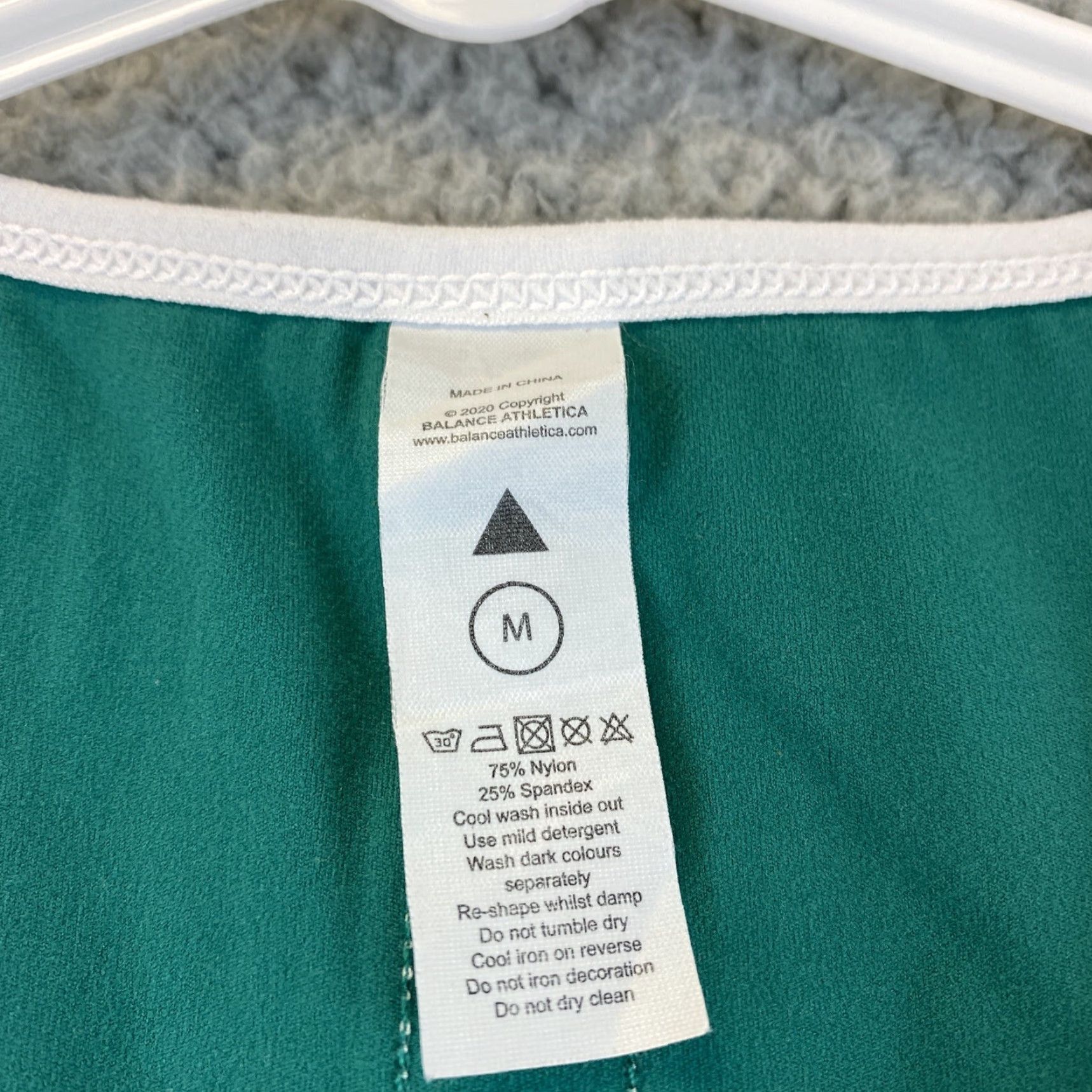 Under Armour Sports Green Women's Balance Bra Size M Active 49-19 Size ONE SIZE - 2 Thumbnail
