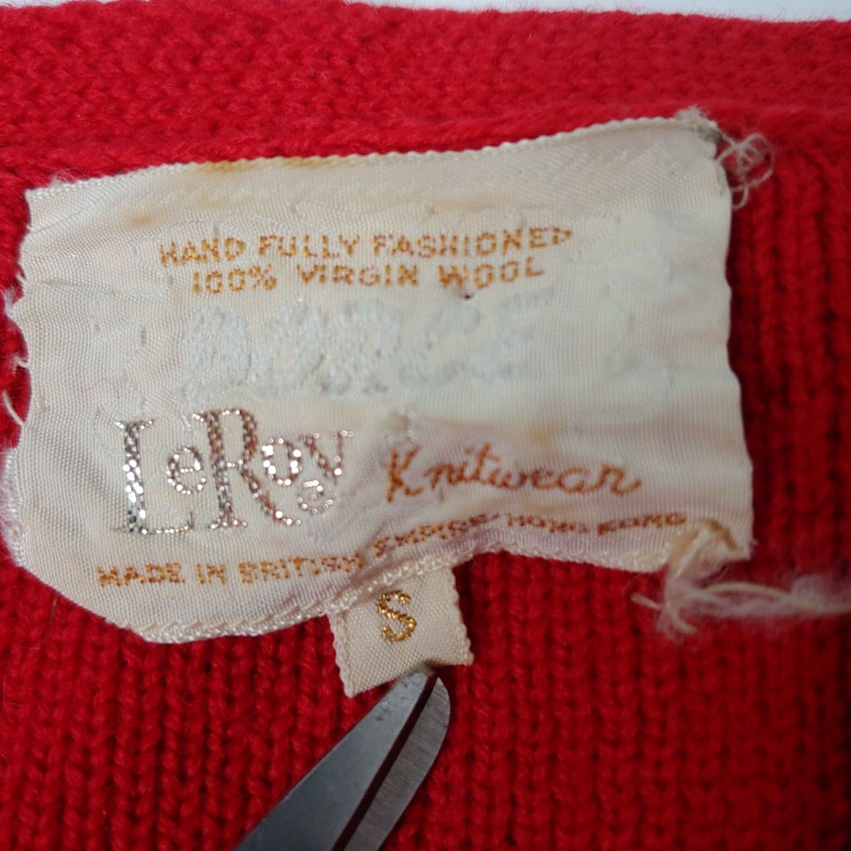Vintage VINTAGE LeRoy Knitwear Cardigan Sweater S Red Virgin Wool Cardigan V Neck Button Size S / US 4 / IT 40 - 3 Thumbnail