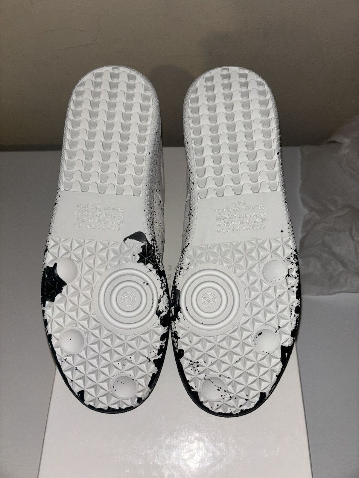 Maison Margiela Maison Margiela Replica 'Paint Splatter - White Black' Size US 7 / EU 40 - 9 Thumbnail